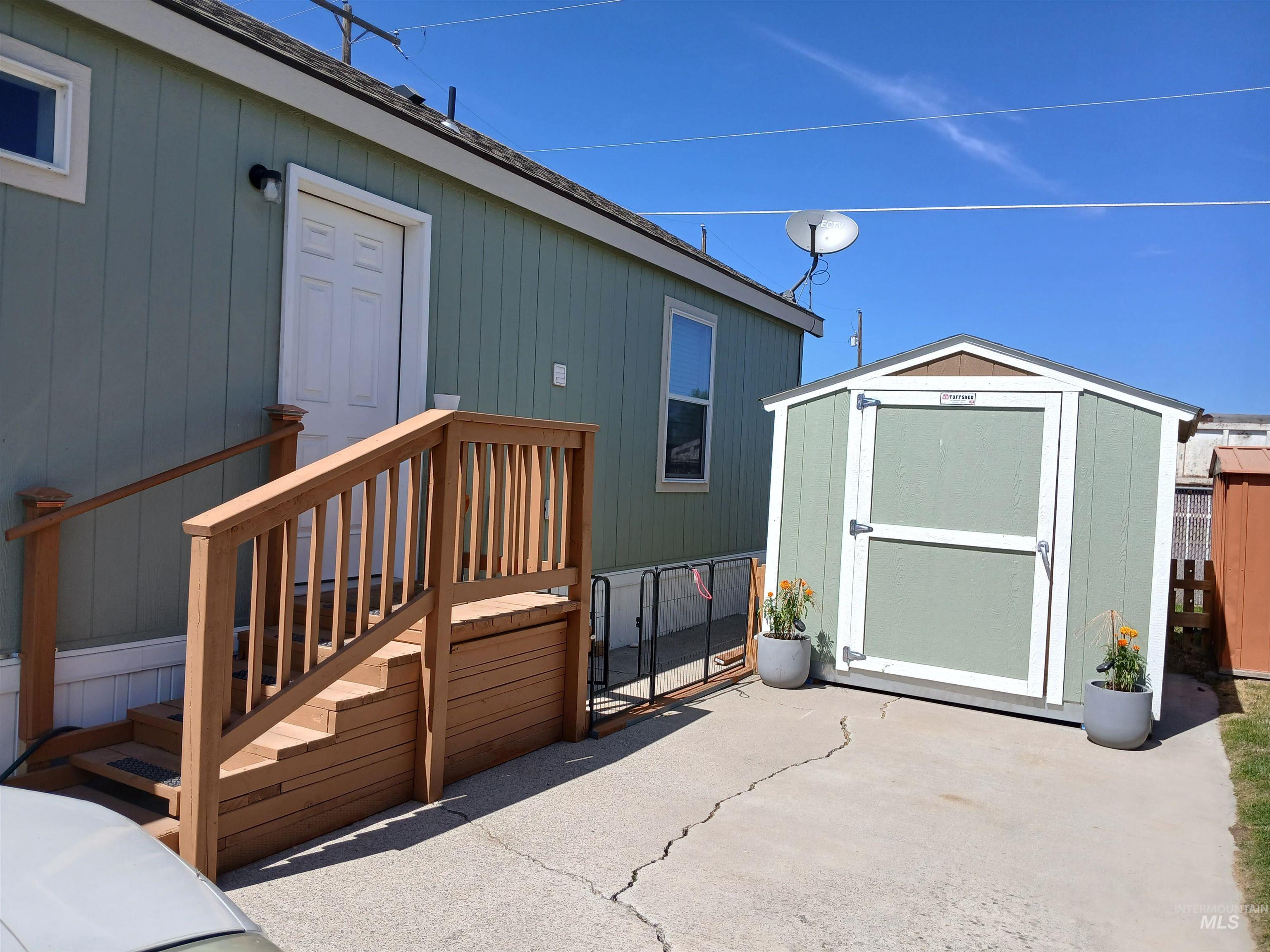 419 Fruitland Property Photo 3