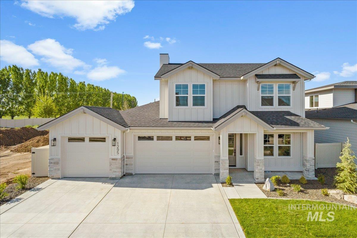 1295 E Andes Drive Property Photo 1