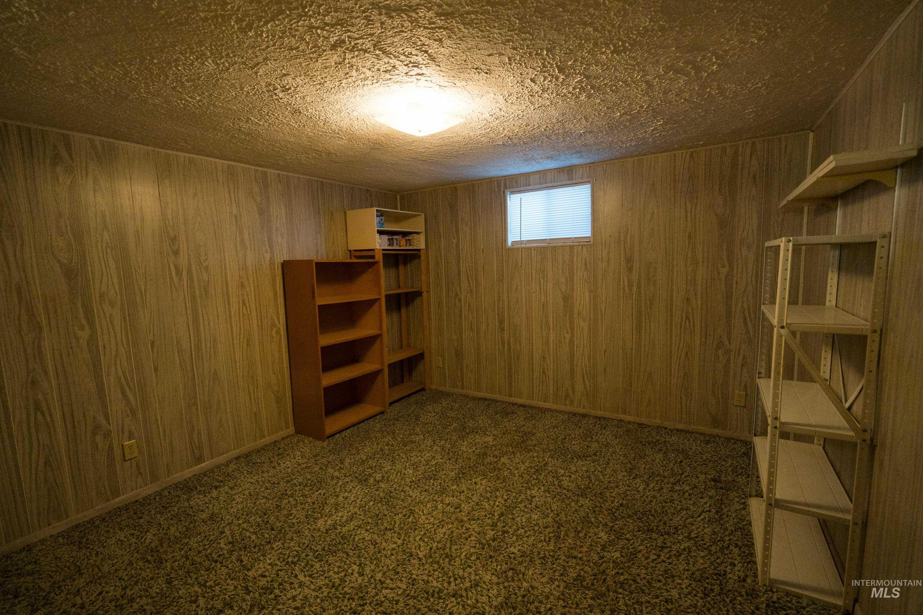 451 W 200 N Property Photo 25