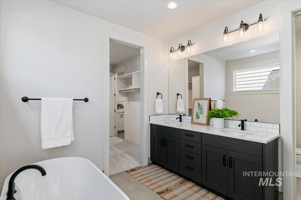 2653 E Cavern Dr. Property Photo 40