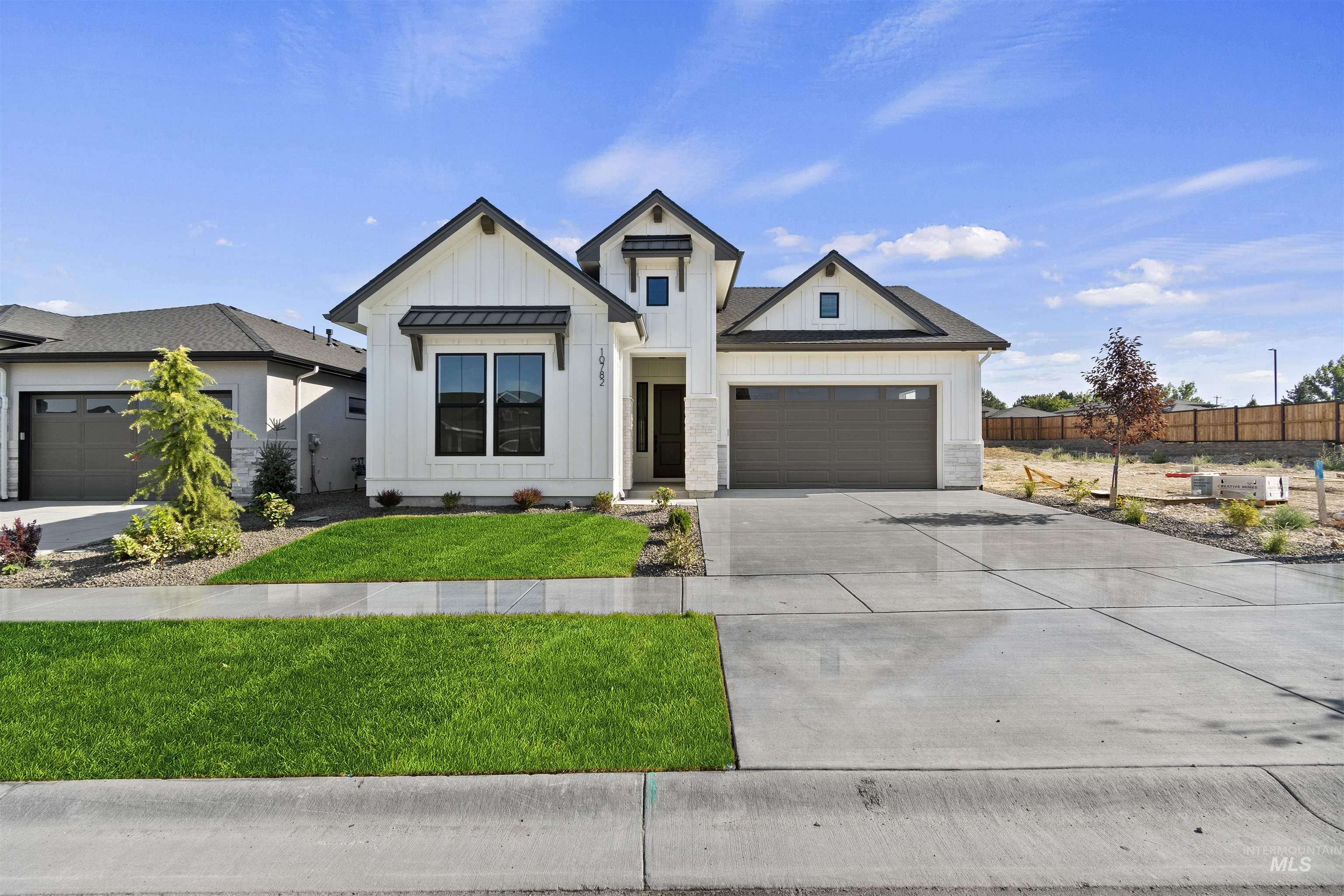 2117 E Sweet Pearl Property Photo 1