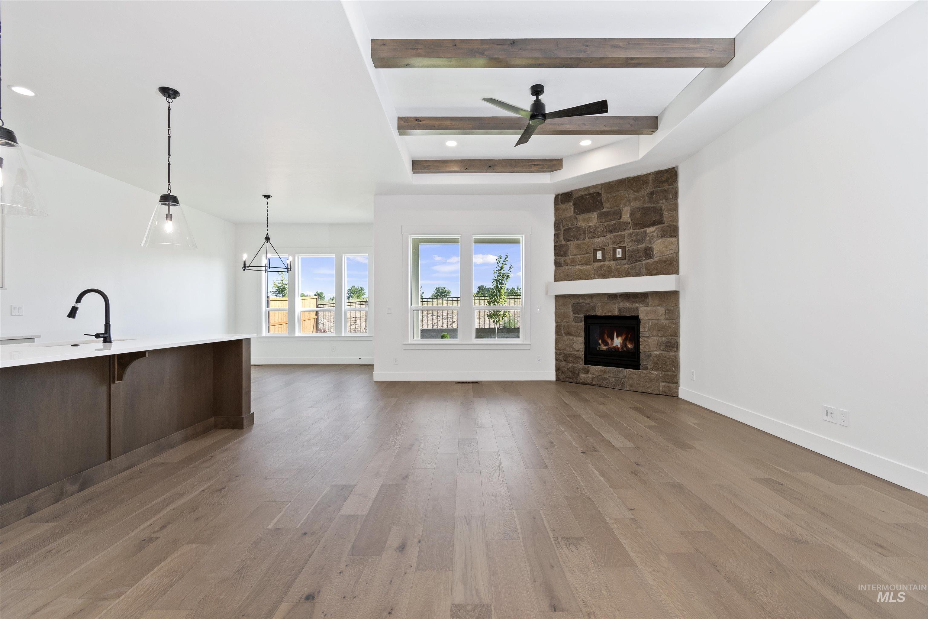 2117 E Sweet Pearl Property Photo 4
