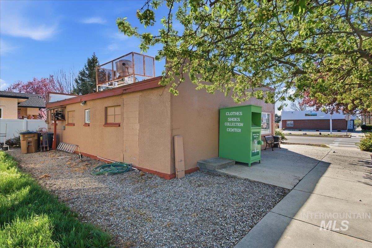 300 S Washington Property Photo 2