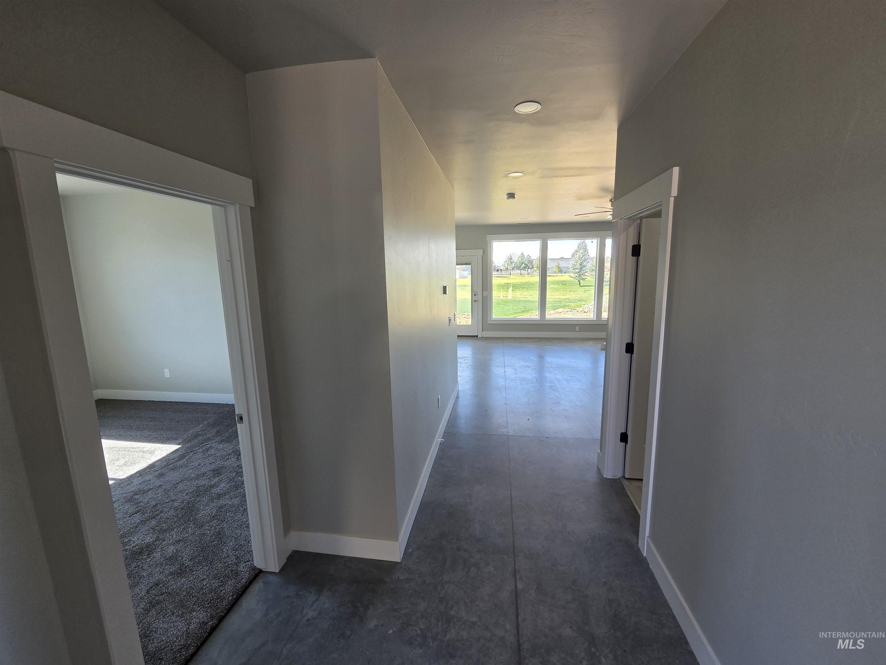 40 Lakeside Loop Property Photo 2