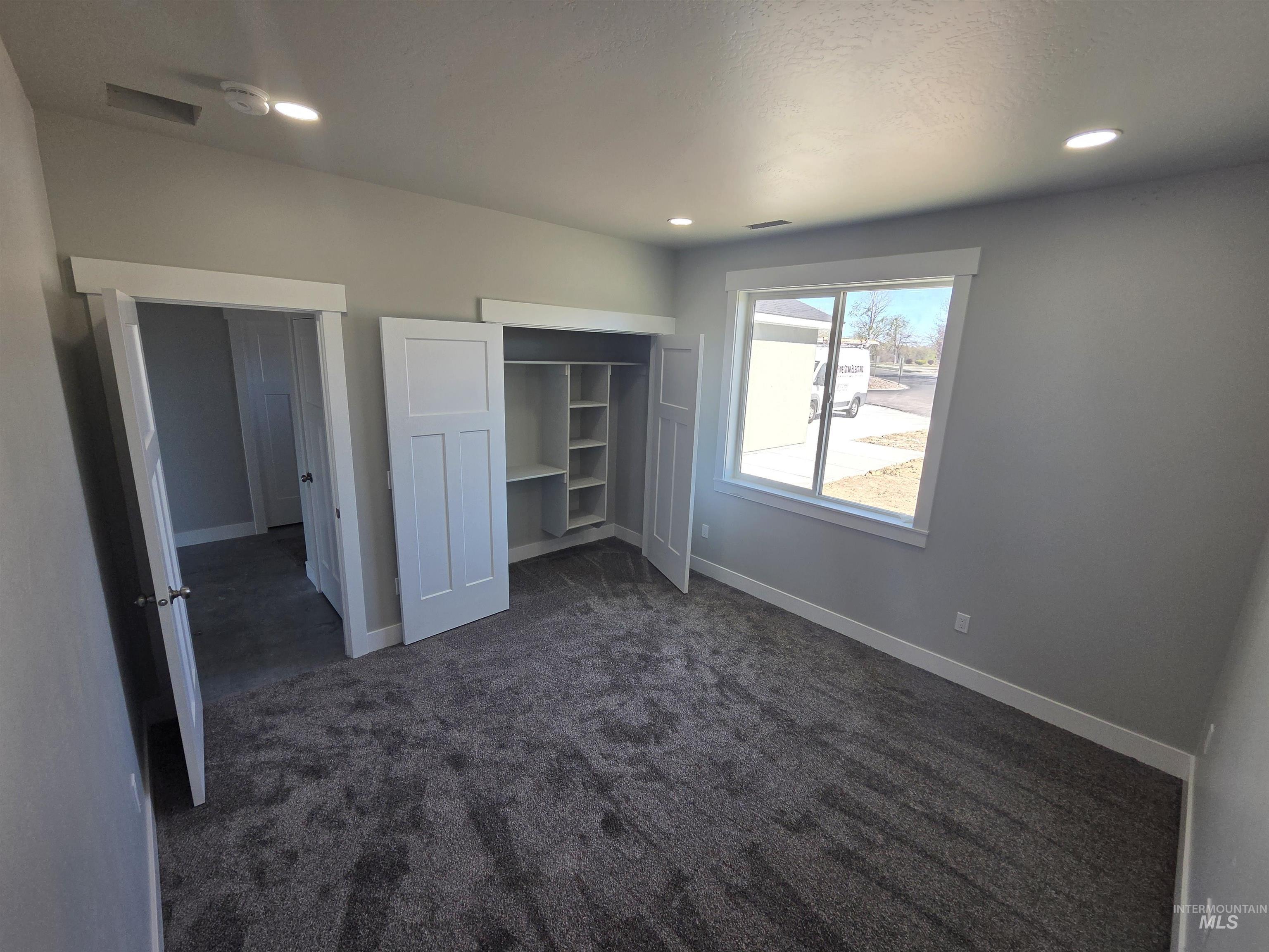 40 Lakeside Loop Property Photo 4