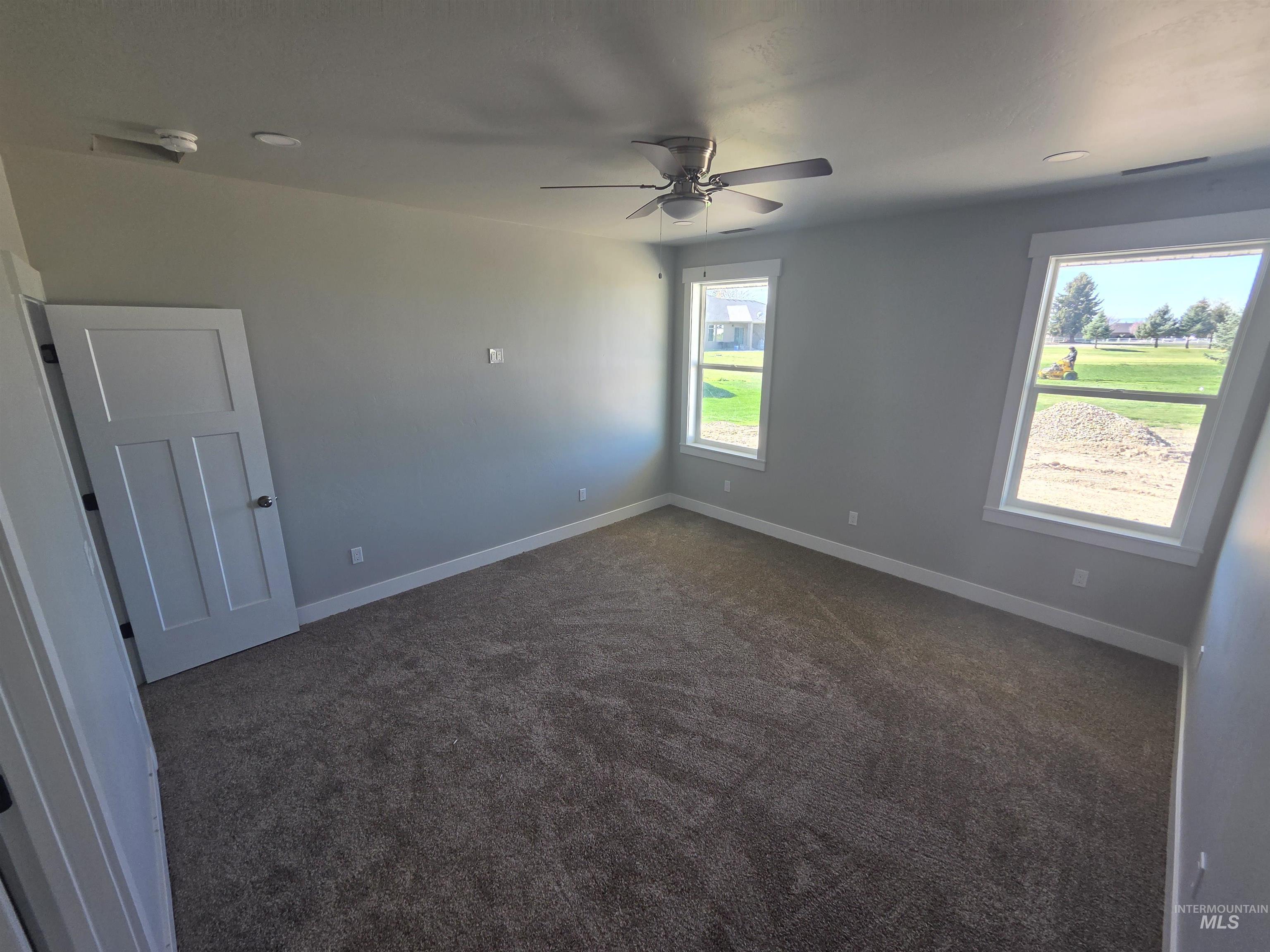 40 Lakeside Loop Property Photo 5