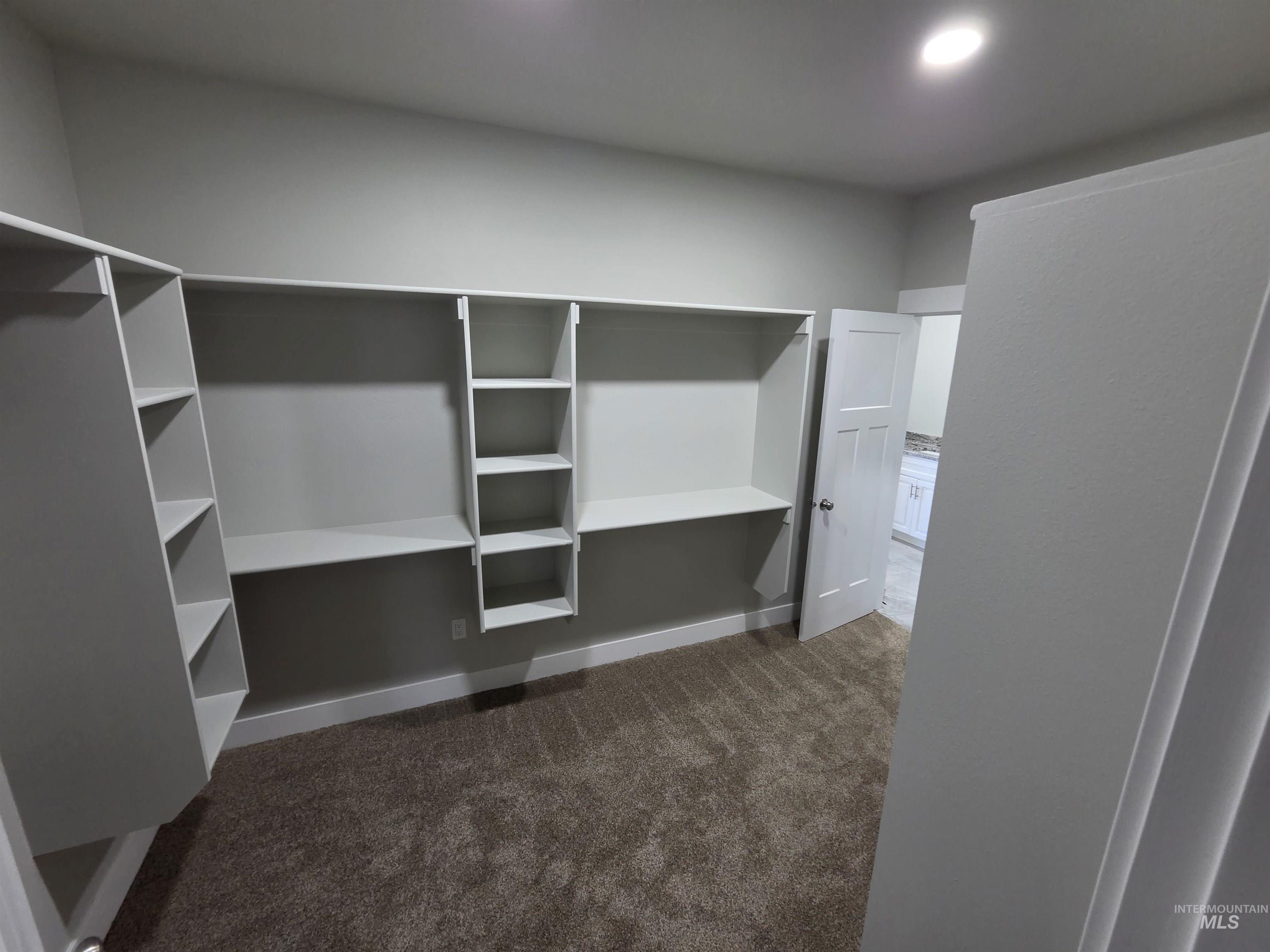 40 Lakeside Loop Property Photo 7
