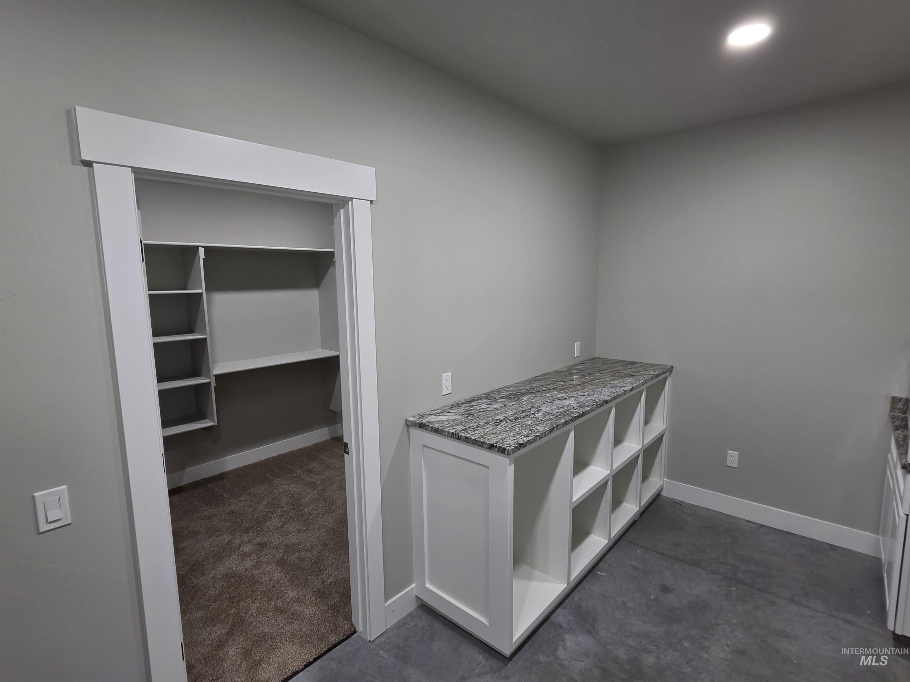 40 Lakeside Loop Property Photo 10