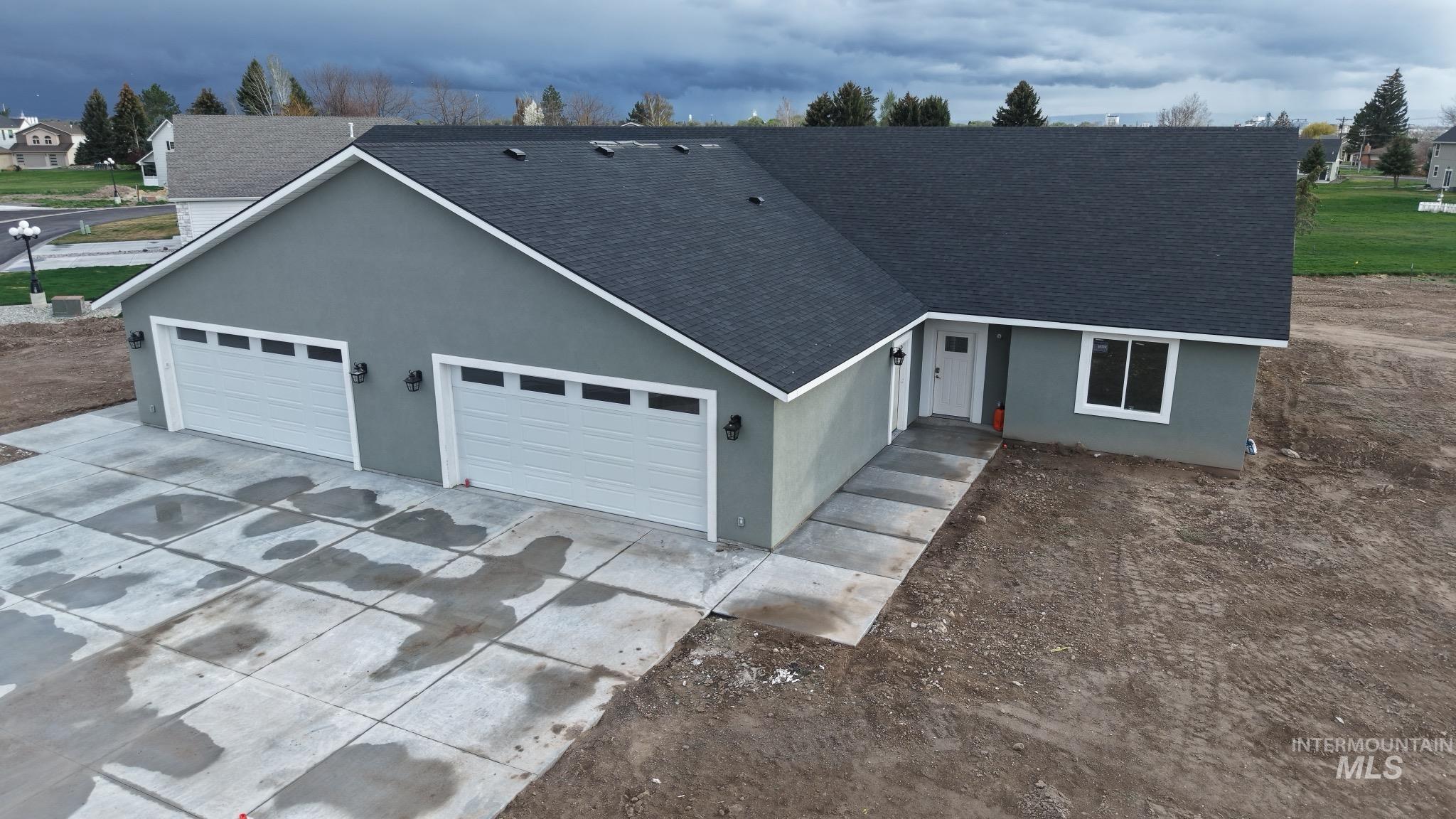 40 Lakeside Loop Property Photo 12