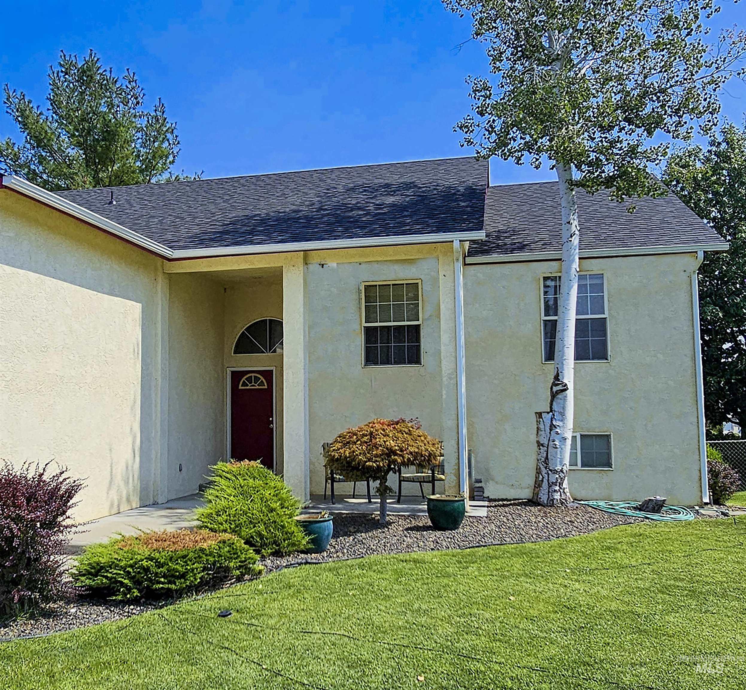 875 Hughes Drive Property Photo 3