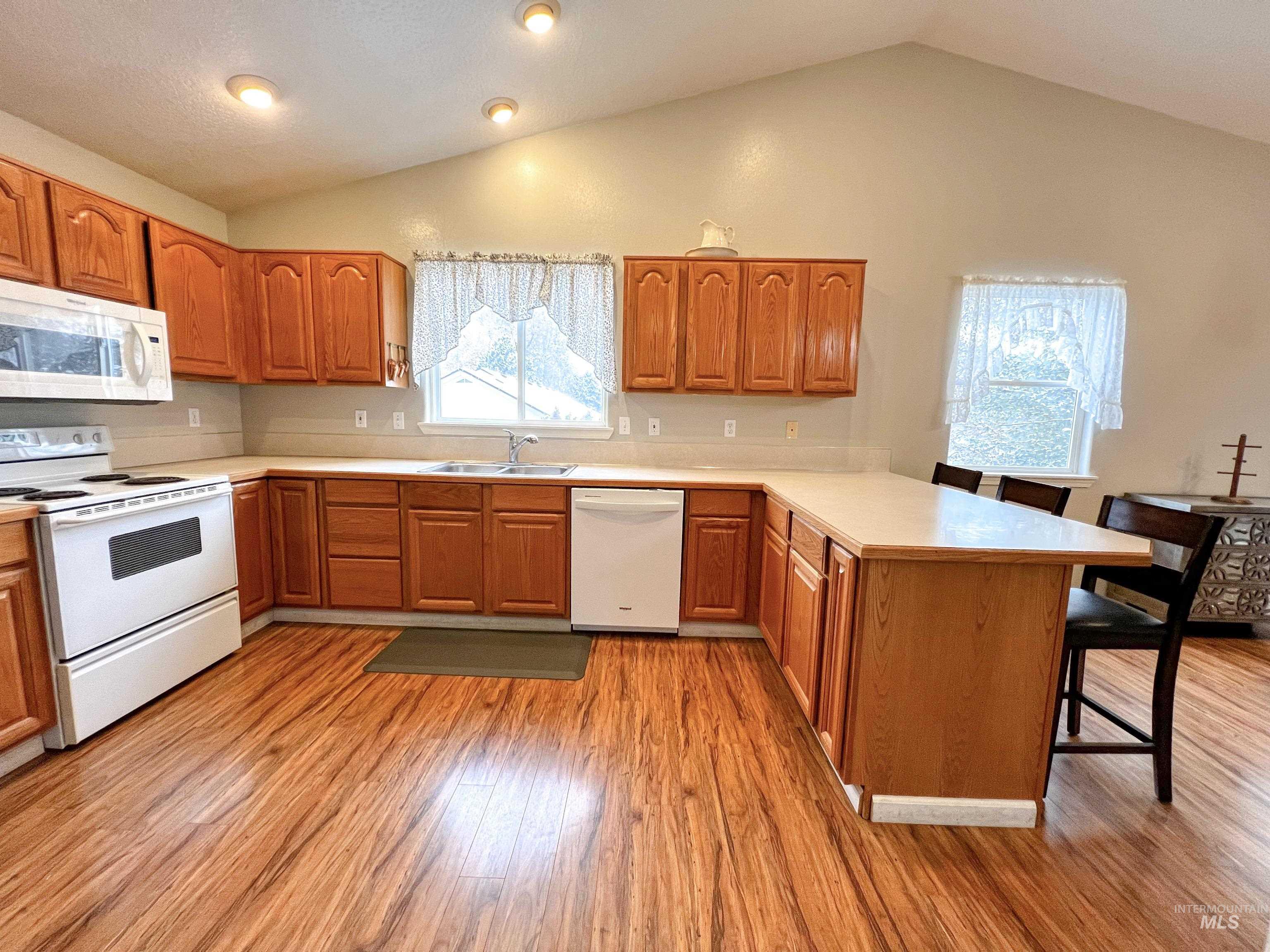 875 Hughes Drive Property Photo 8