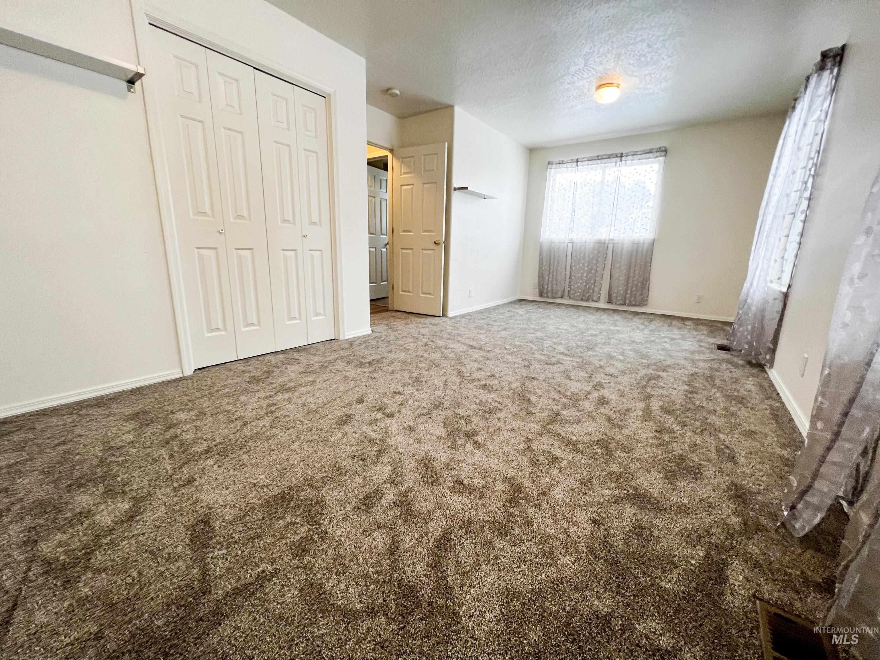 875 Hughes Drive Property Photo 11