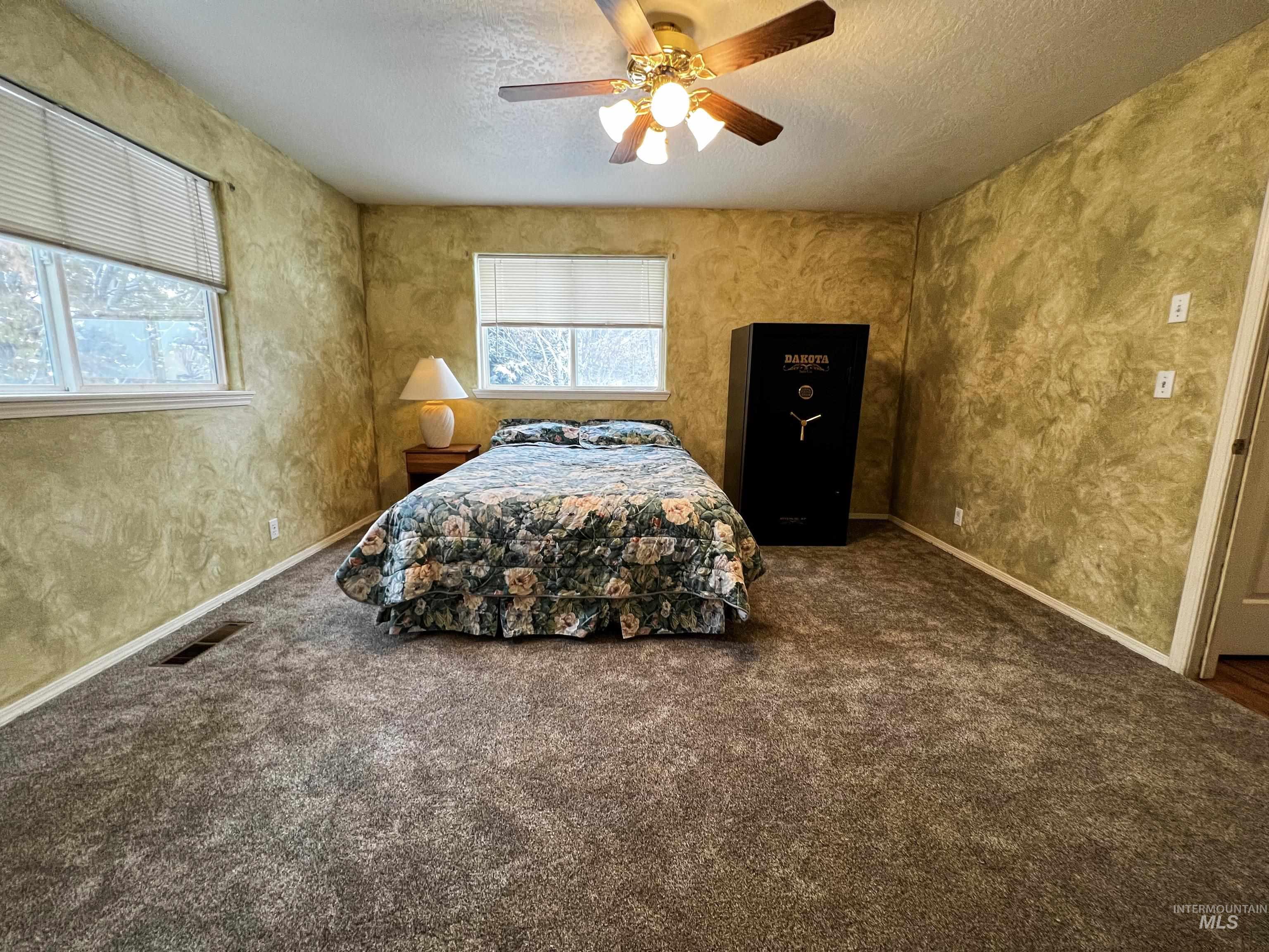 875 Hughes Drive Property Photo 12