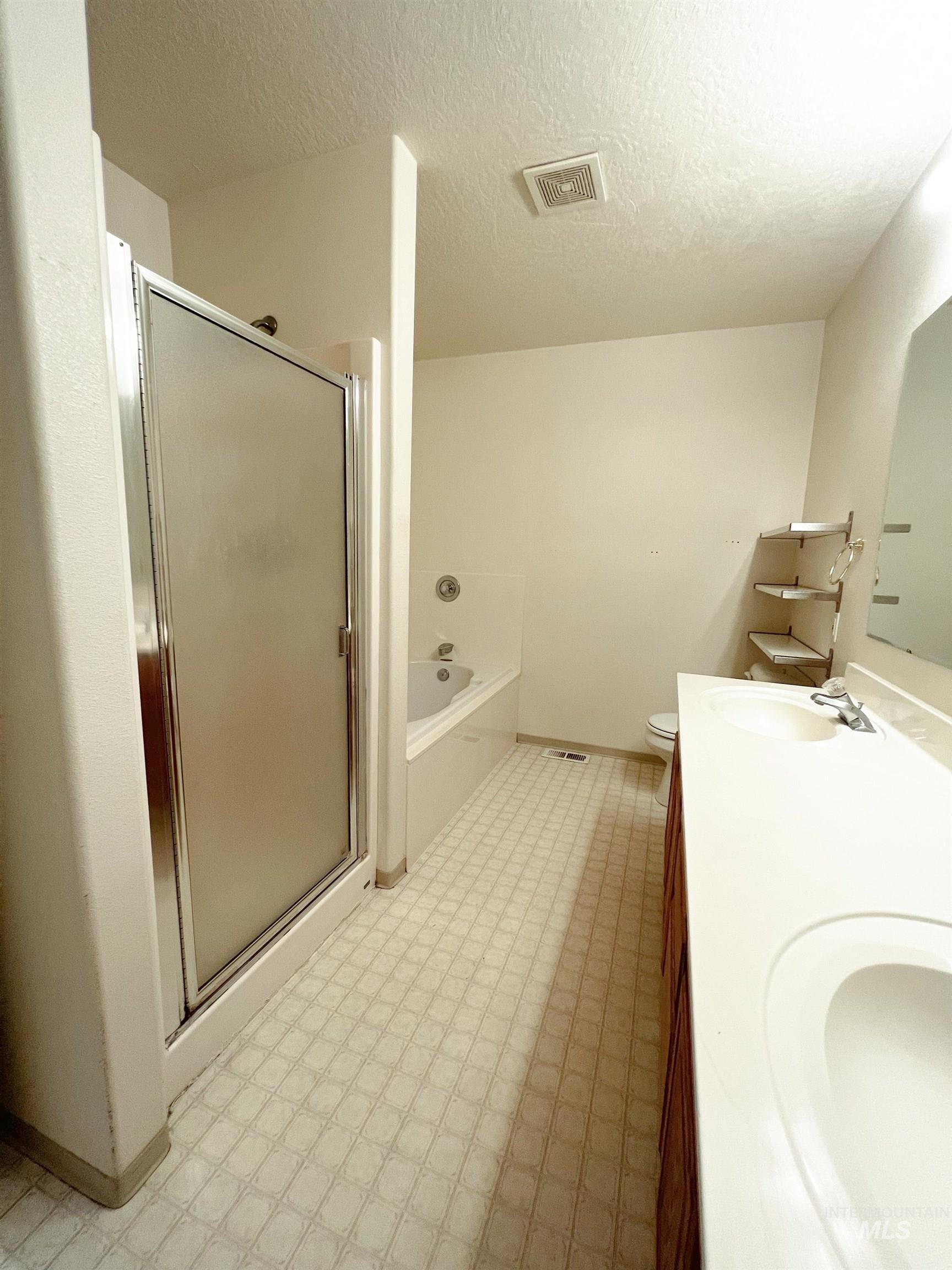875 Hughes Drive Property Photo 13