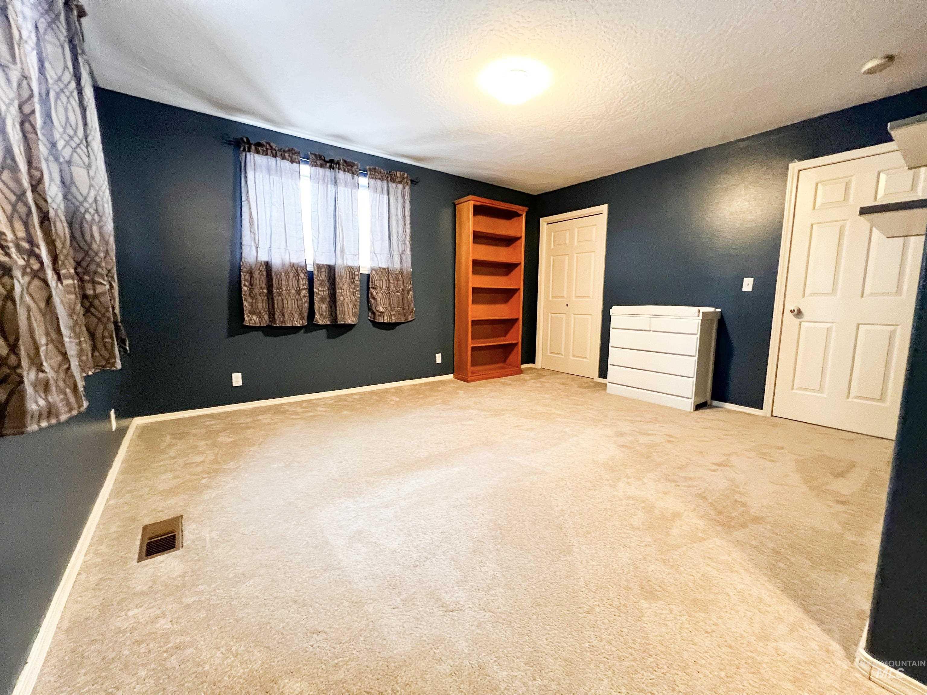 875 Hughes Drive Property Photo 20