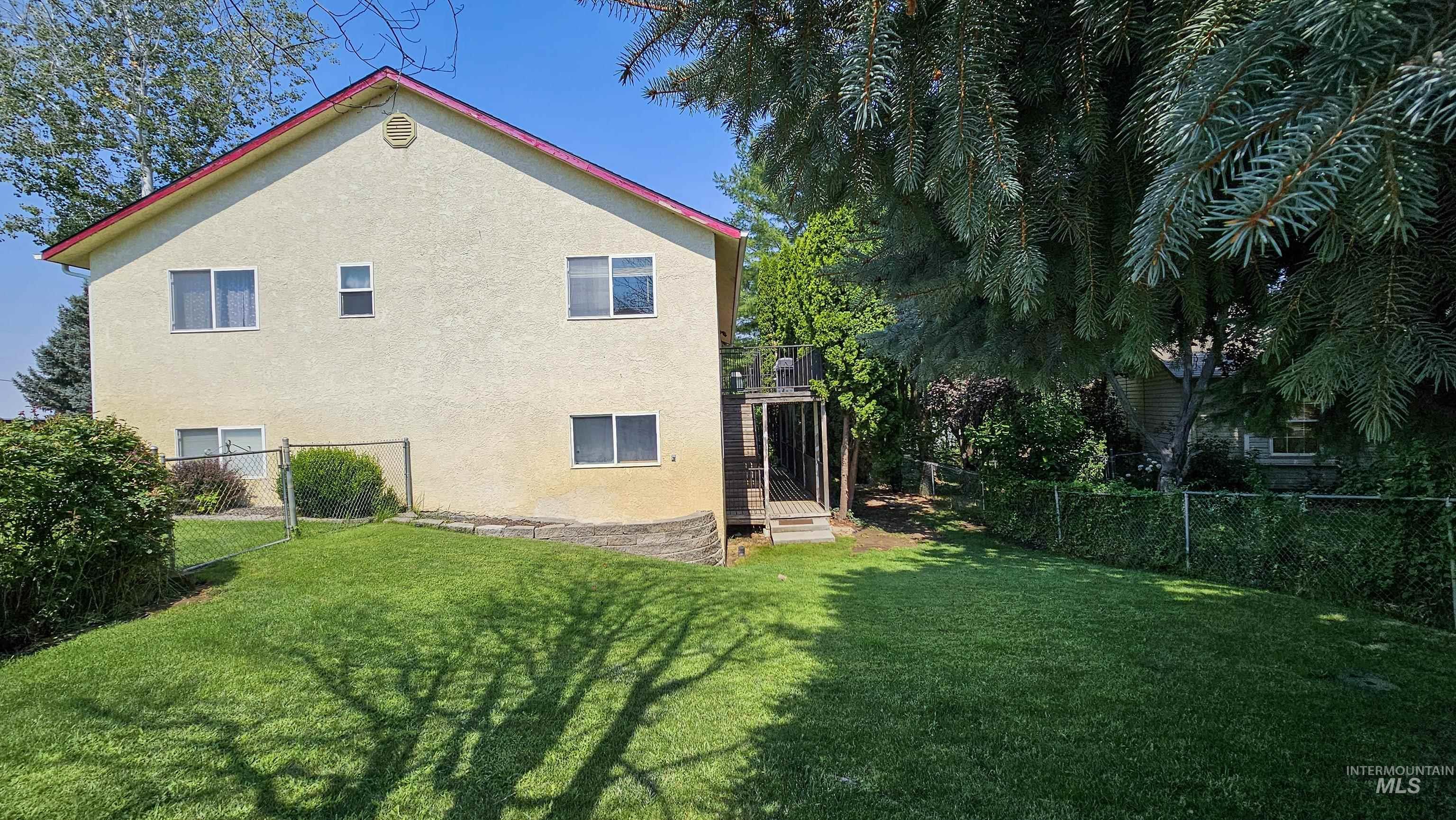 875 Hughes Drive Property Photo 24