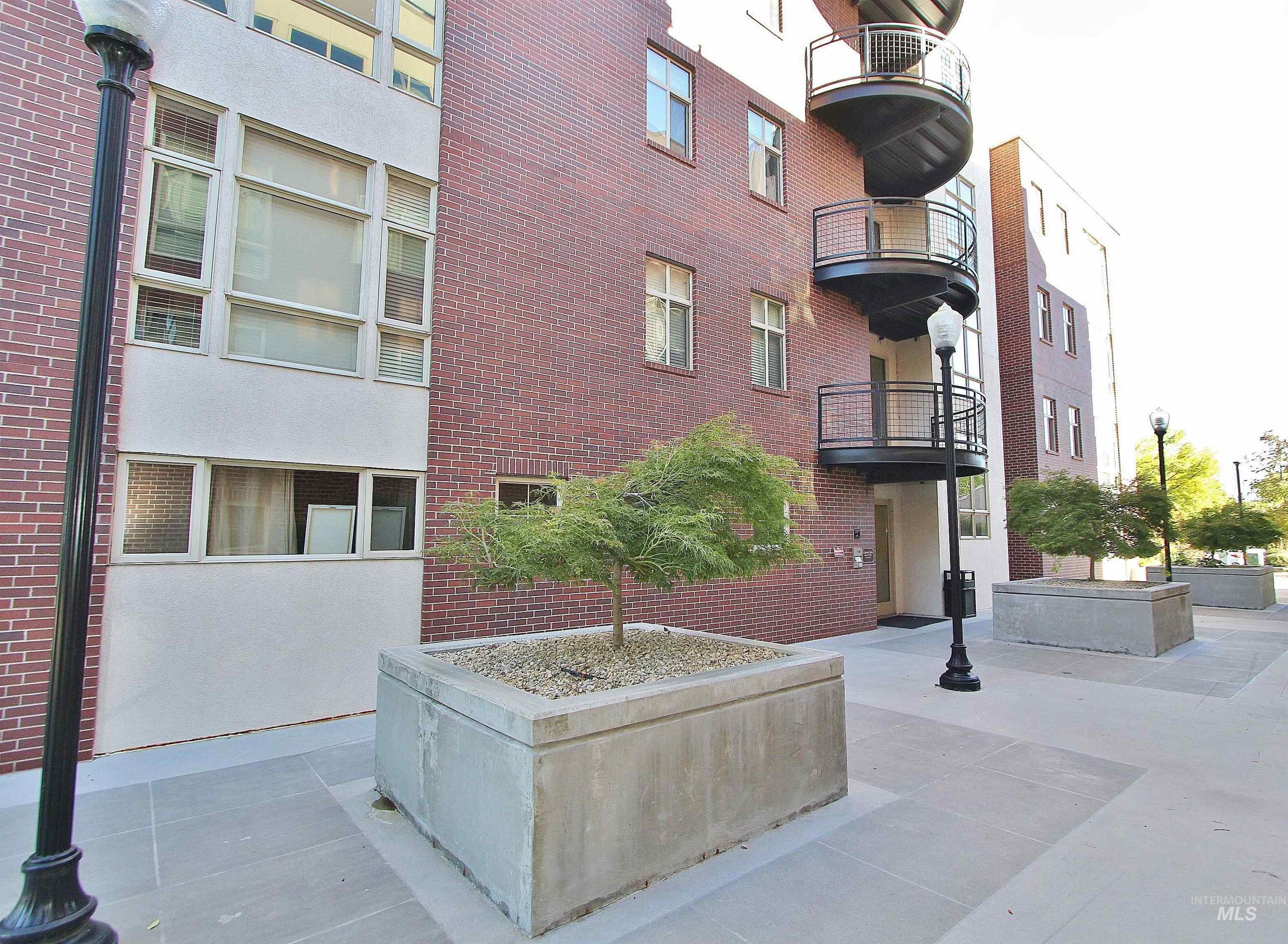 406 S 13th Property Photo 1