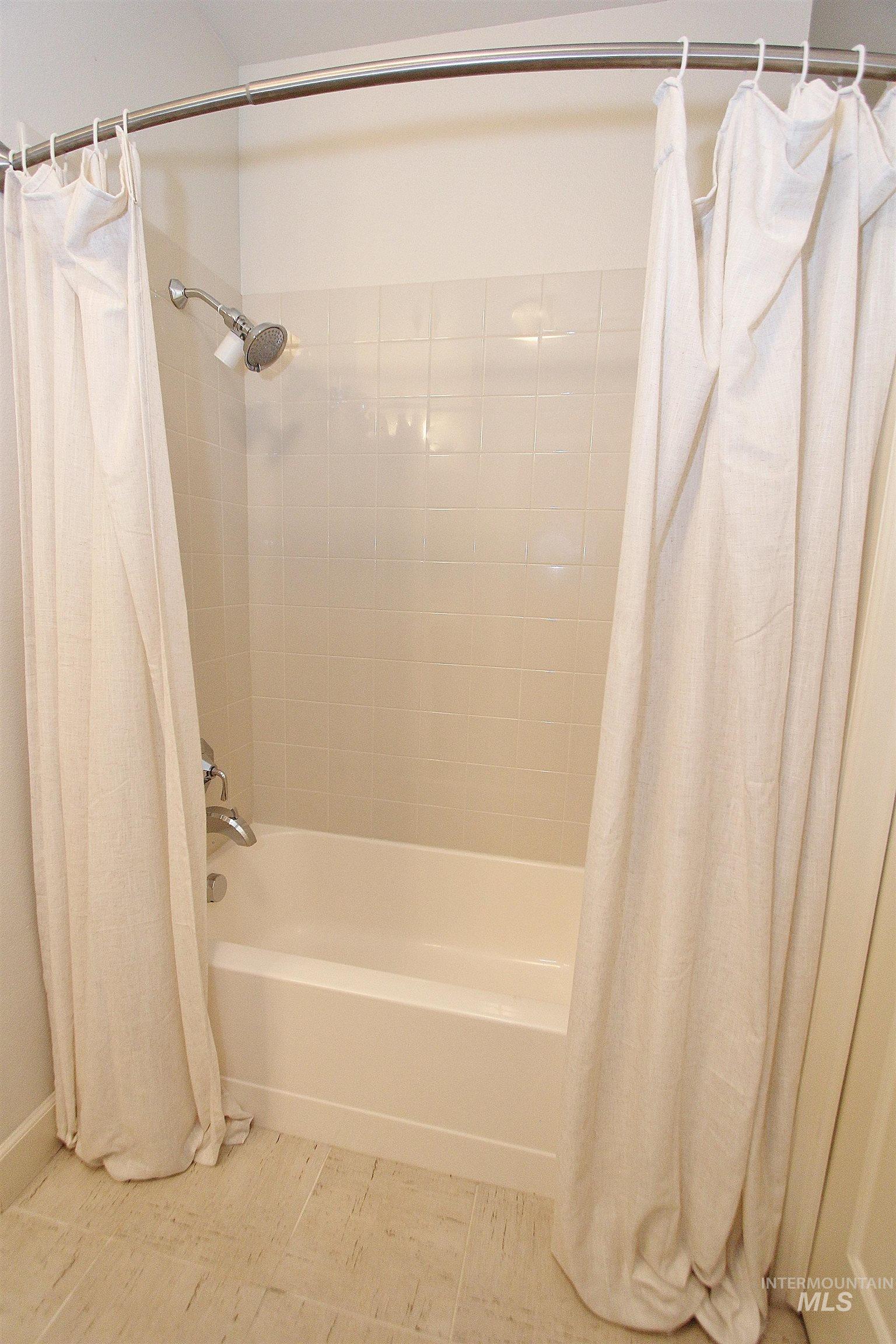 406 S 13th Property Photo 11