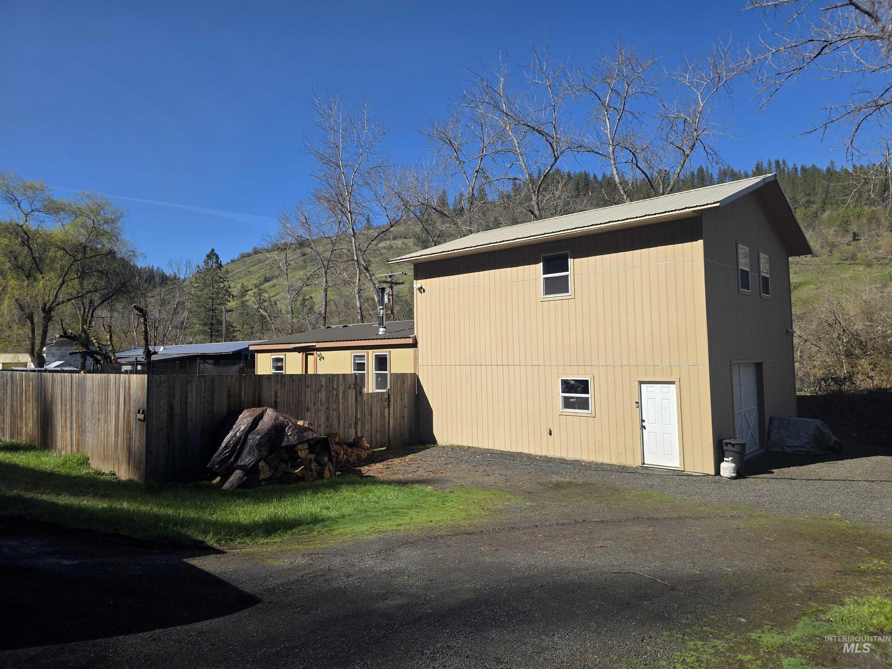 3745 Hwy 13 Property Photo 3