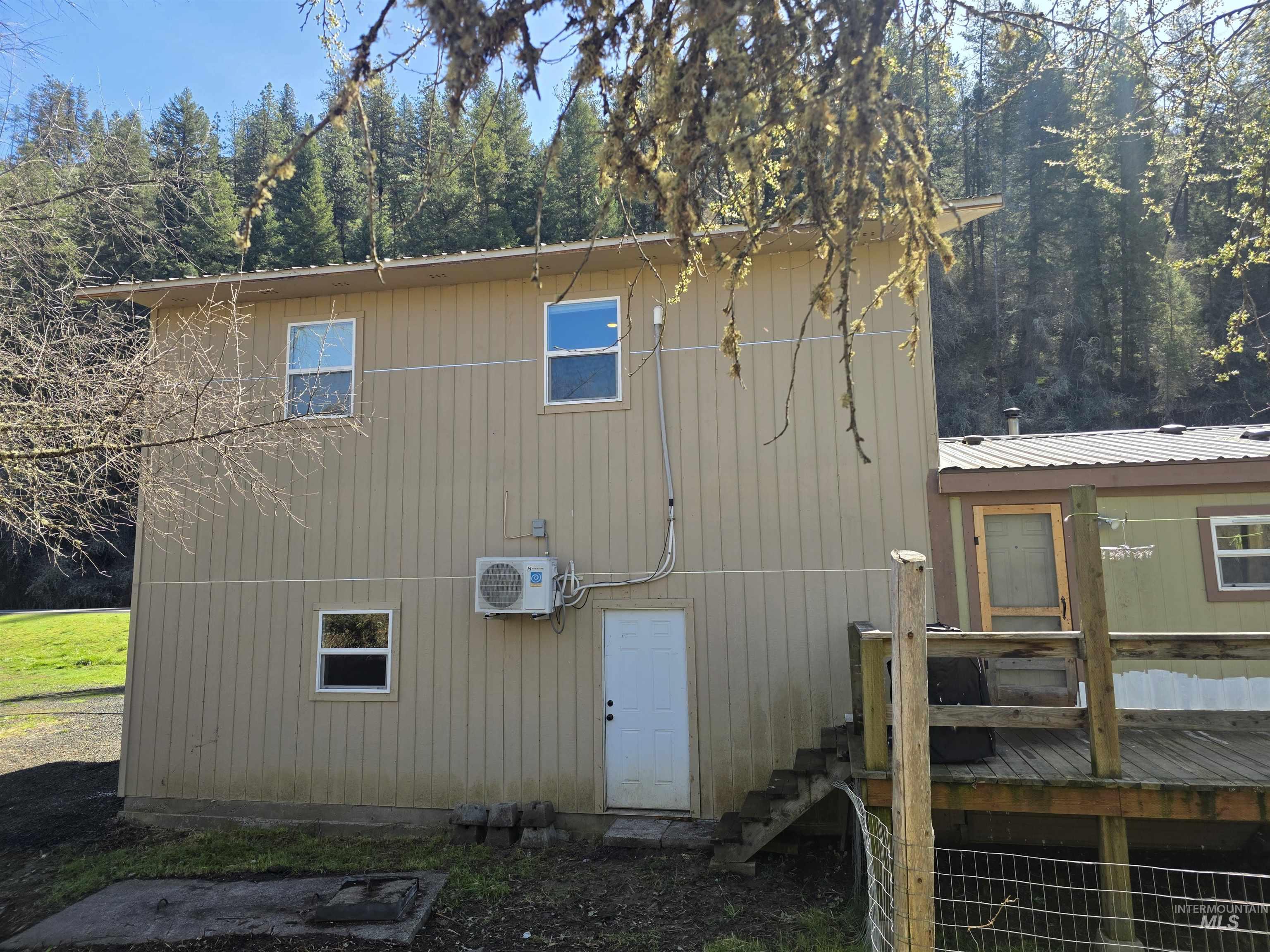 3745 Hwy 13 Property Photo 5