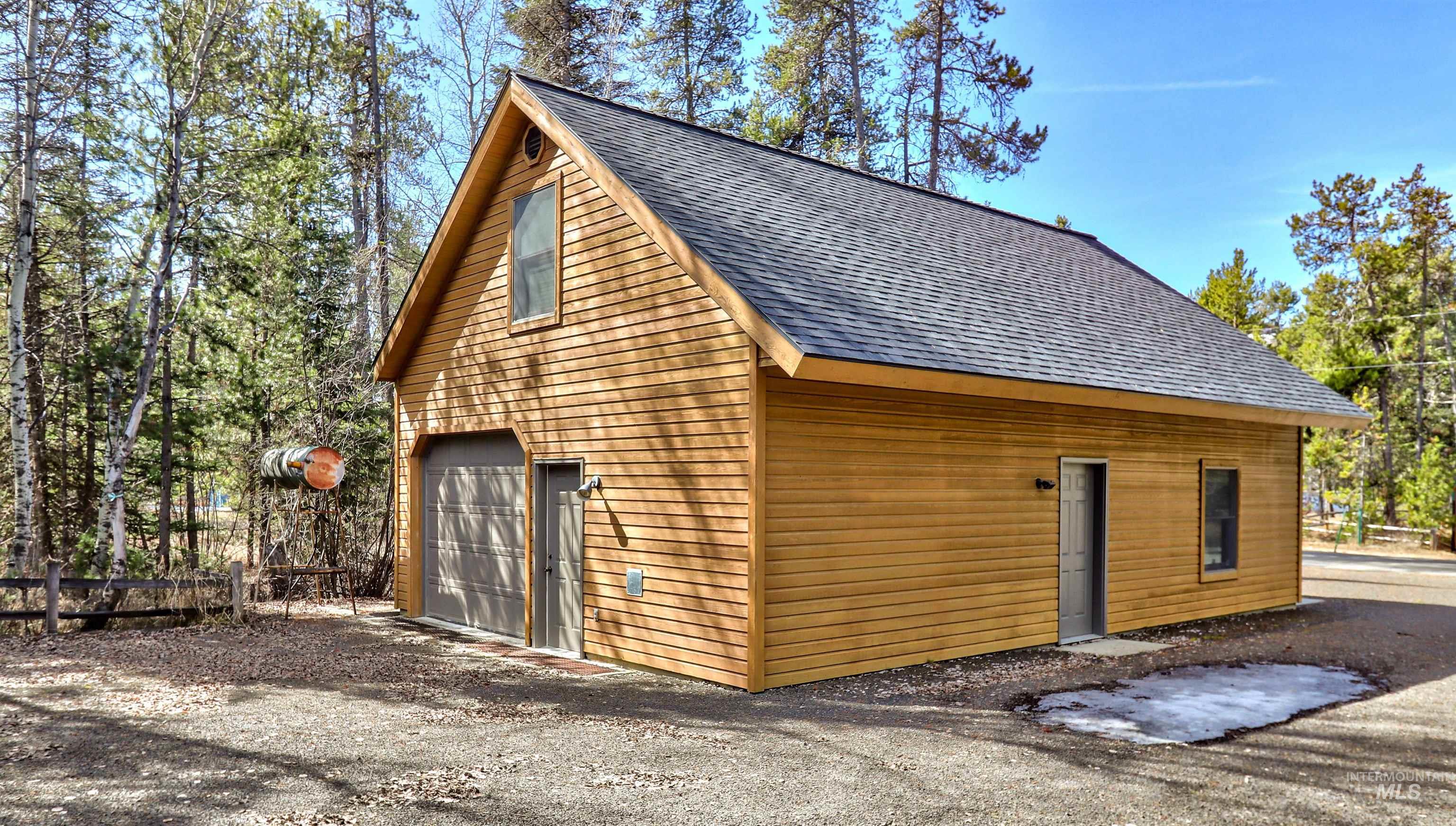 12712 Hereford Property Photo 4