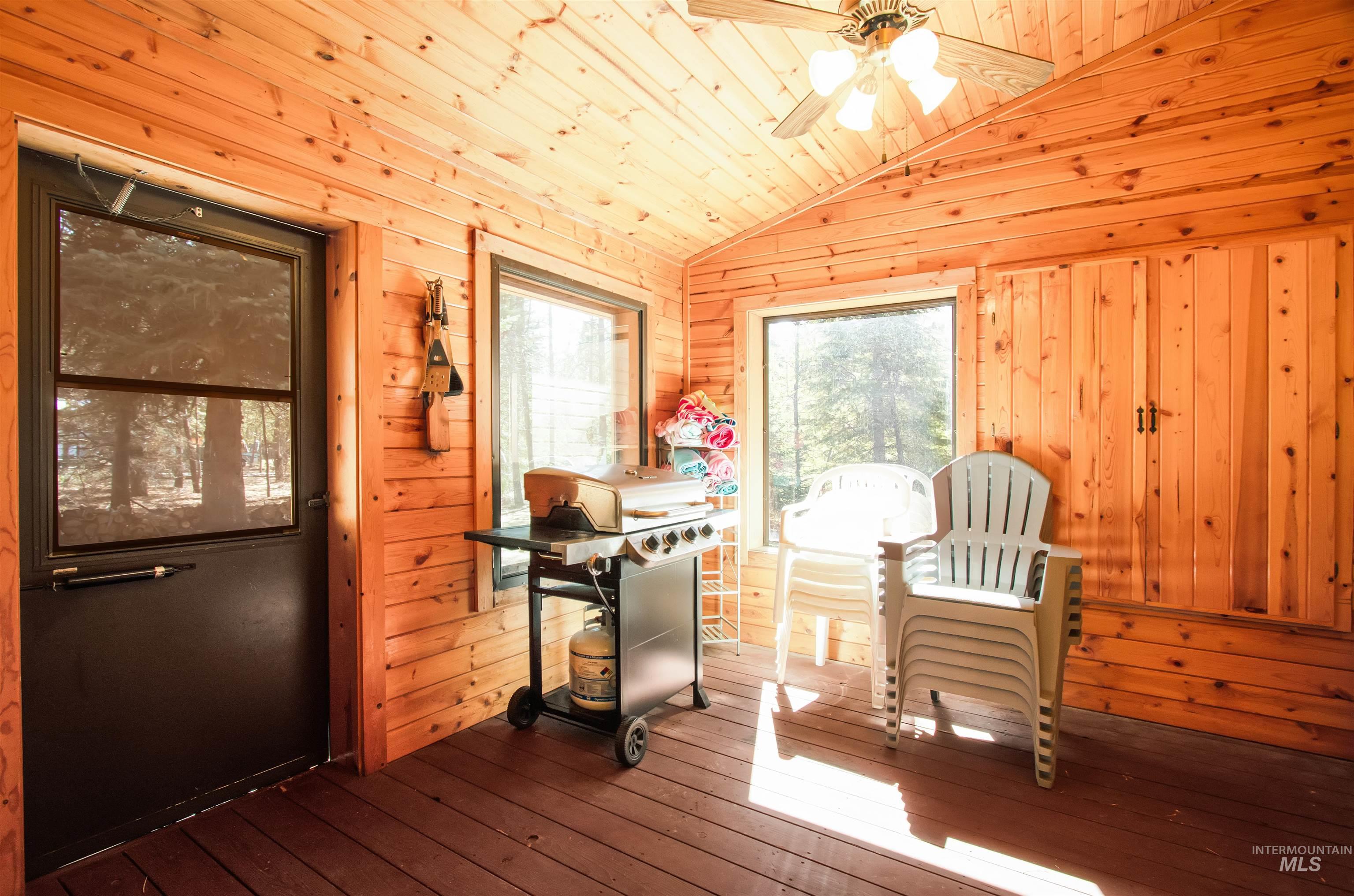 12712 Hereford Property Photo 19