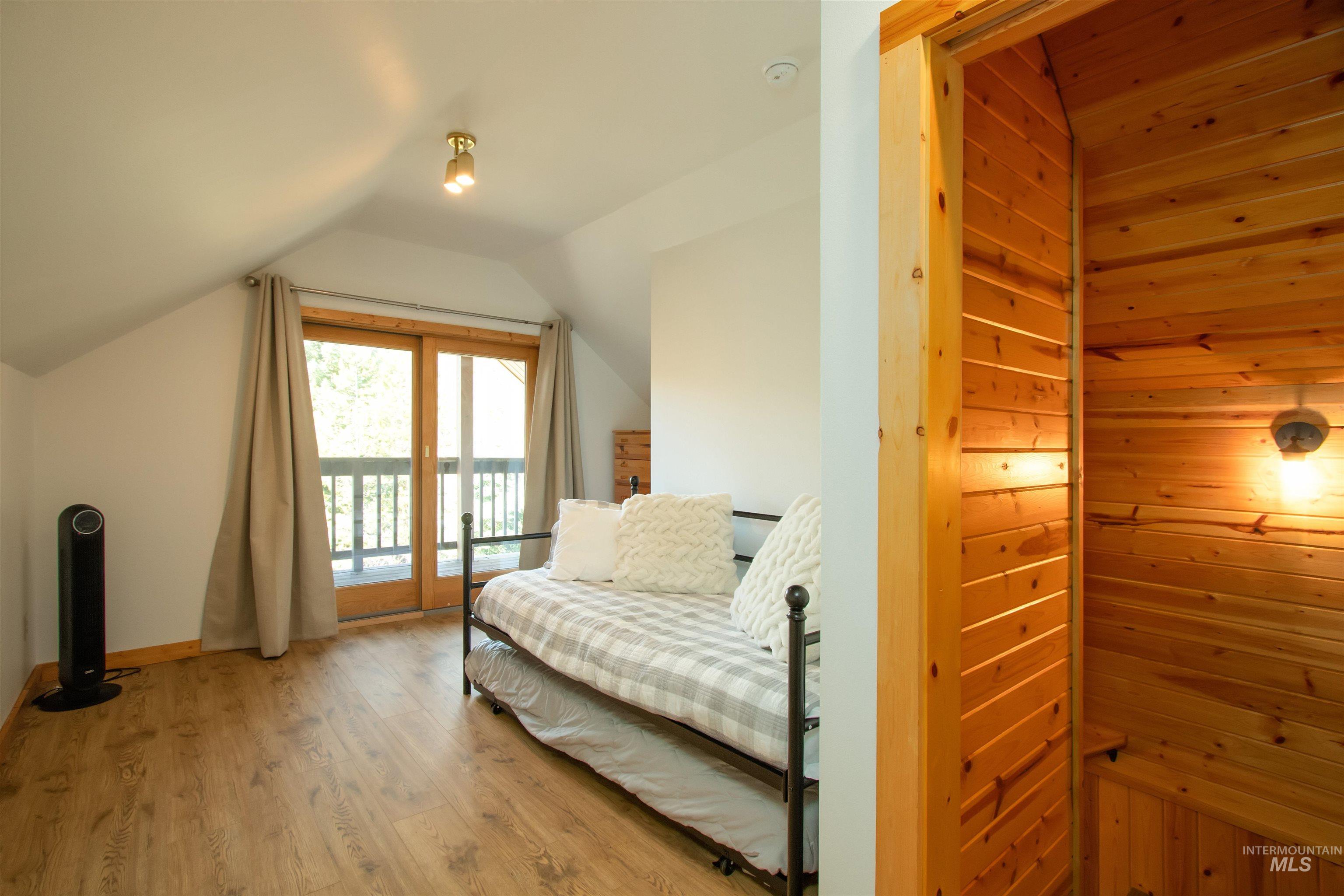 12712 Hereford Property Photo 44