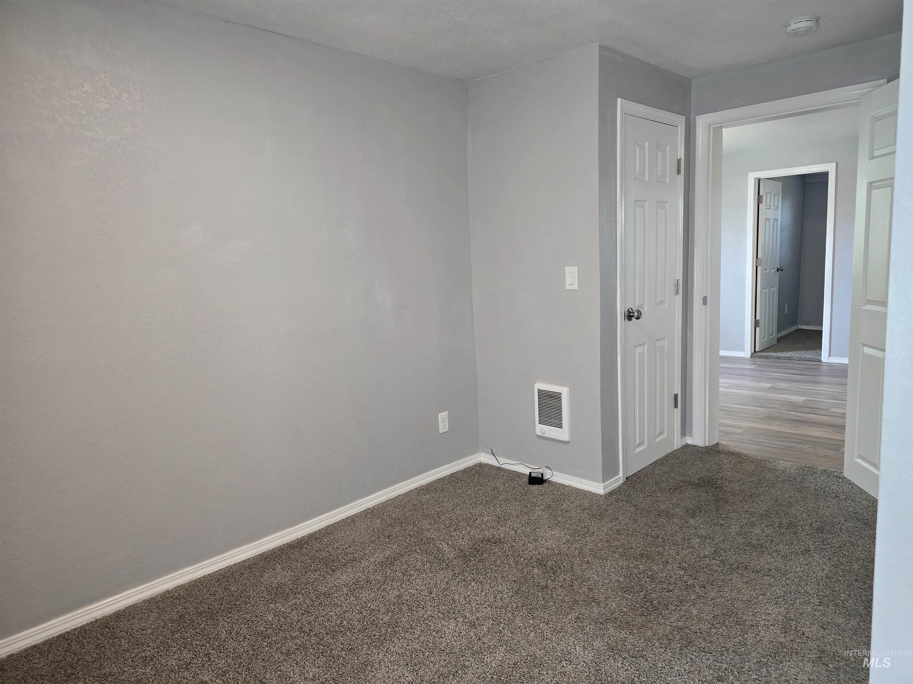 516 W Avenue C Property Photo 18
