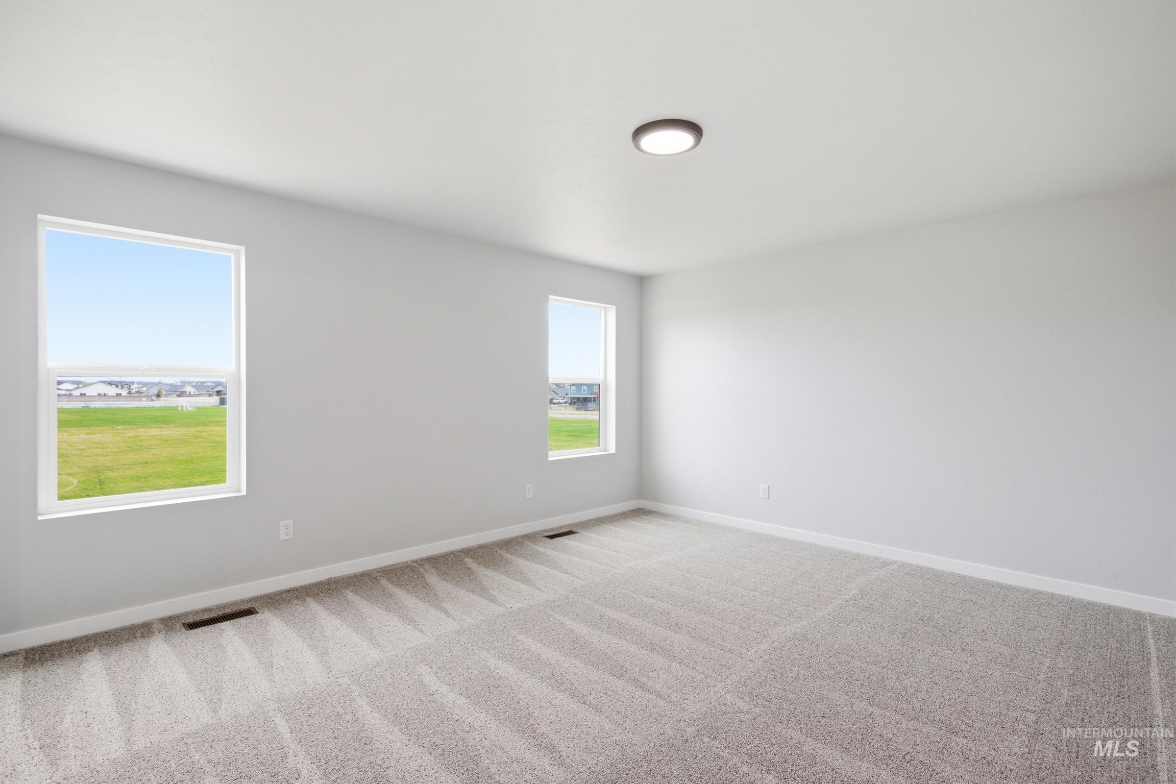 1070 Woods Bog Ave Property Photo 18
