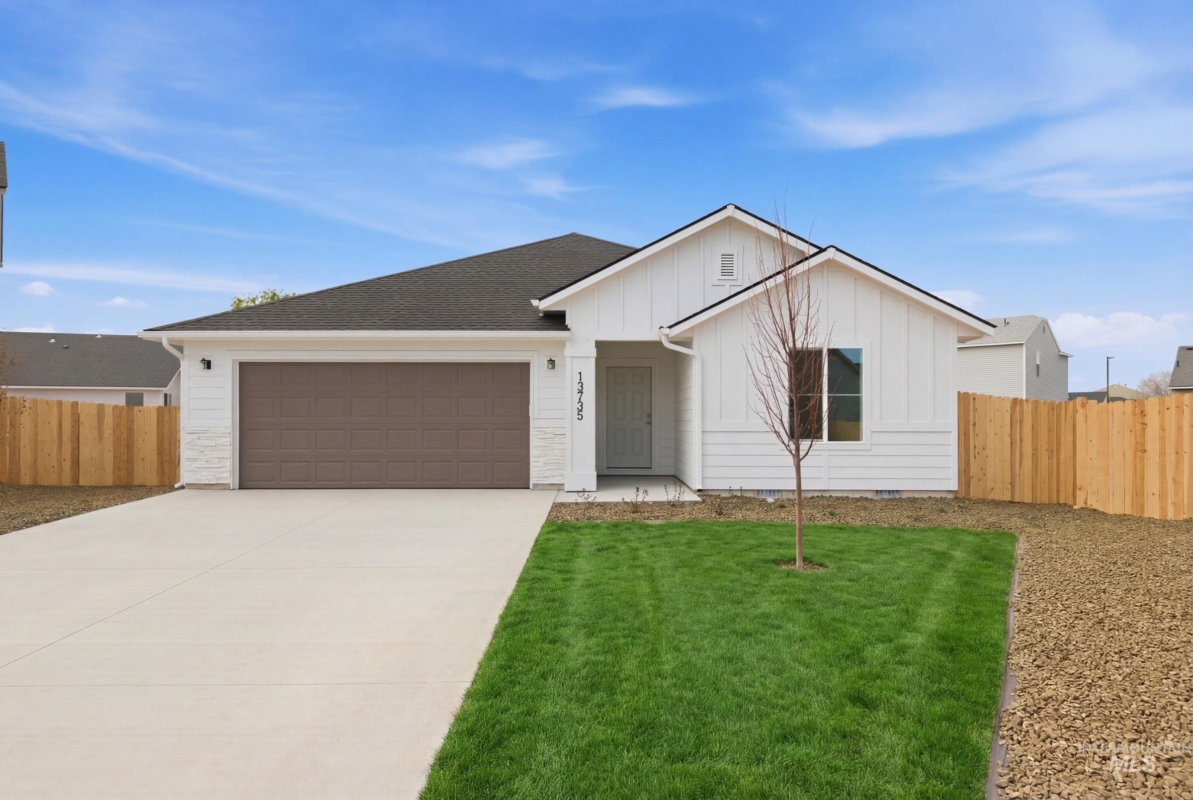 13735 Inman Ct Property Photo 1