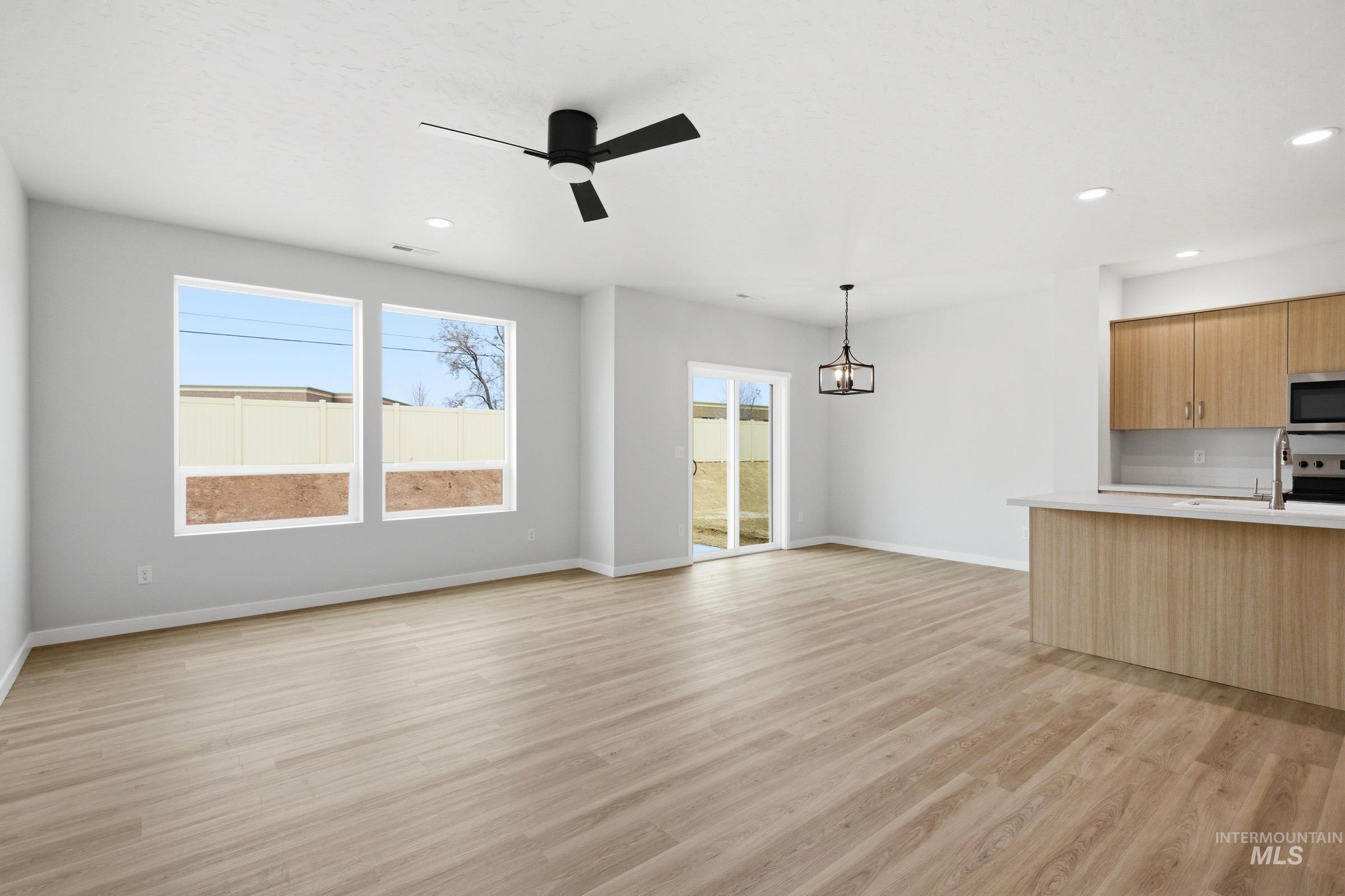 35 S Sweetgrass Ave Property Photo 10