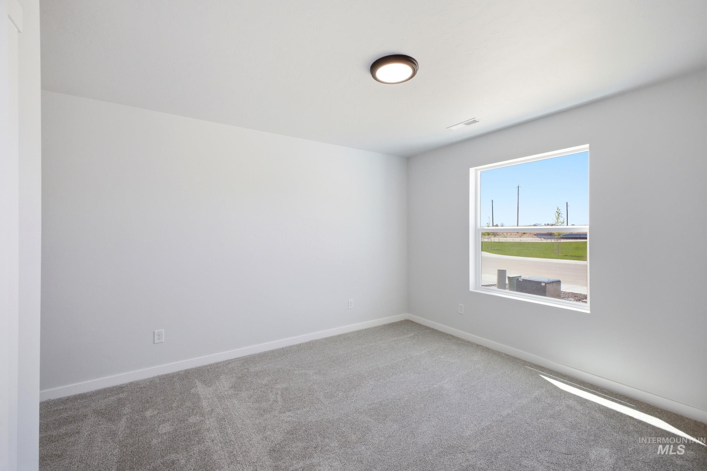 15278 Queensbury Ave Property Photo 10