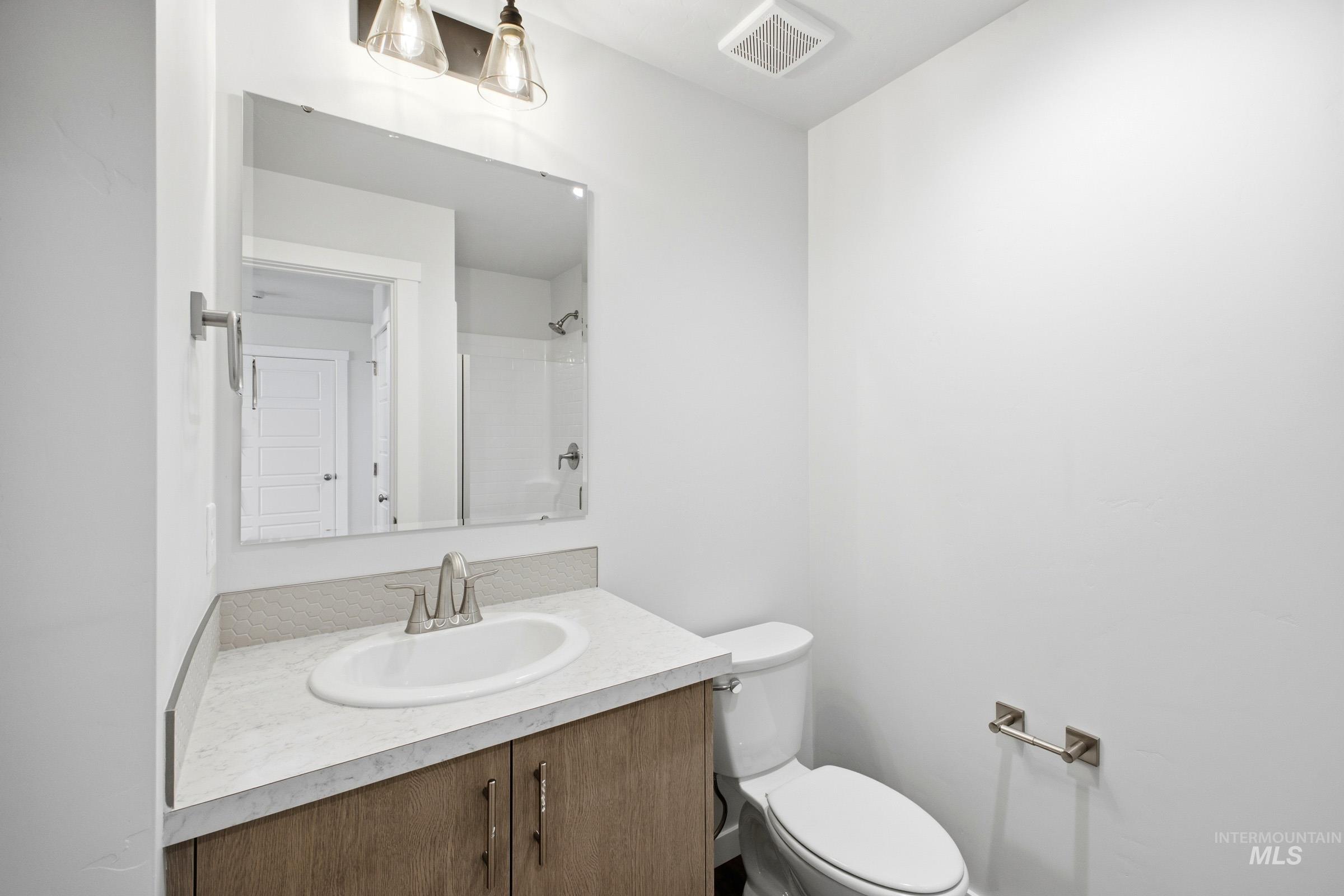 15278 Queensbury Ave Property Photo 11
