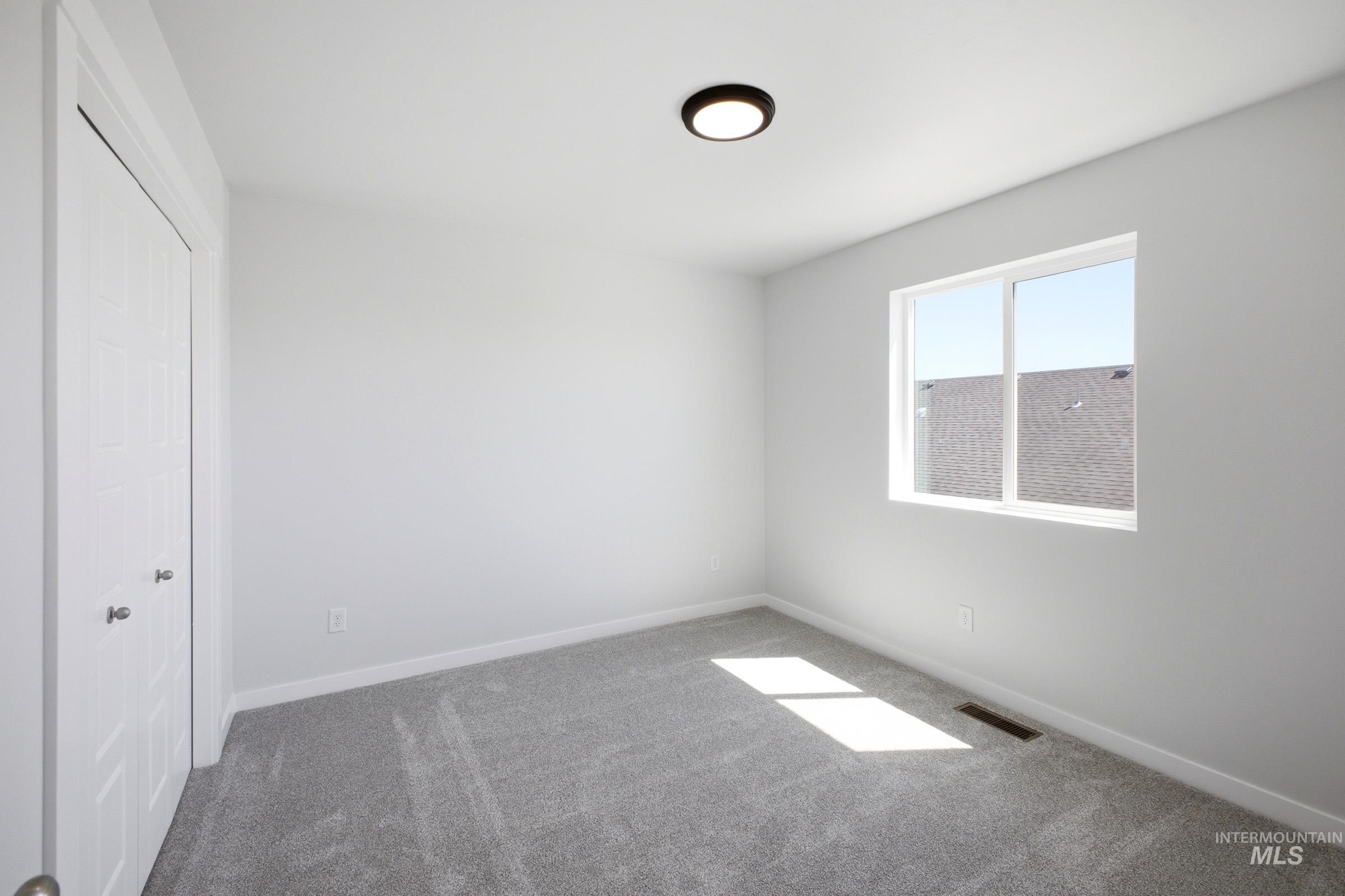 15278 Queensbury Ave Property Photo 14