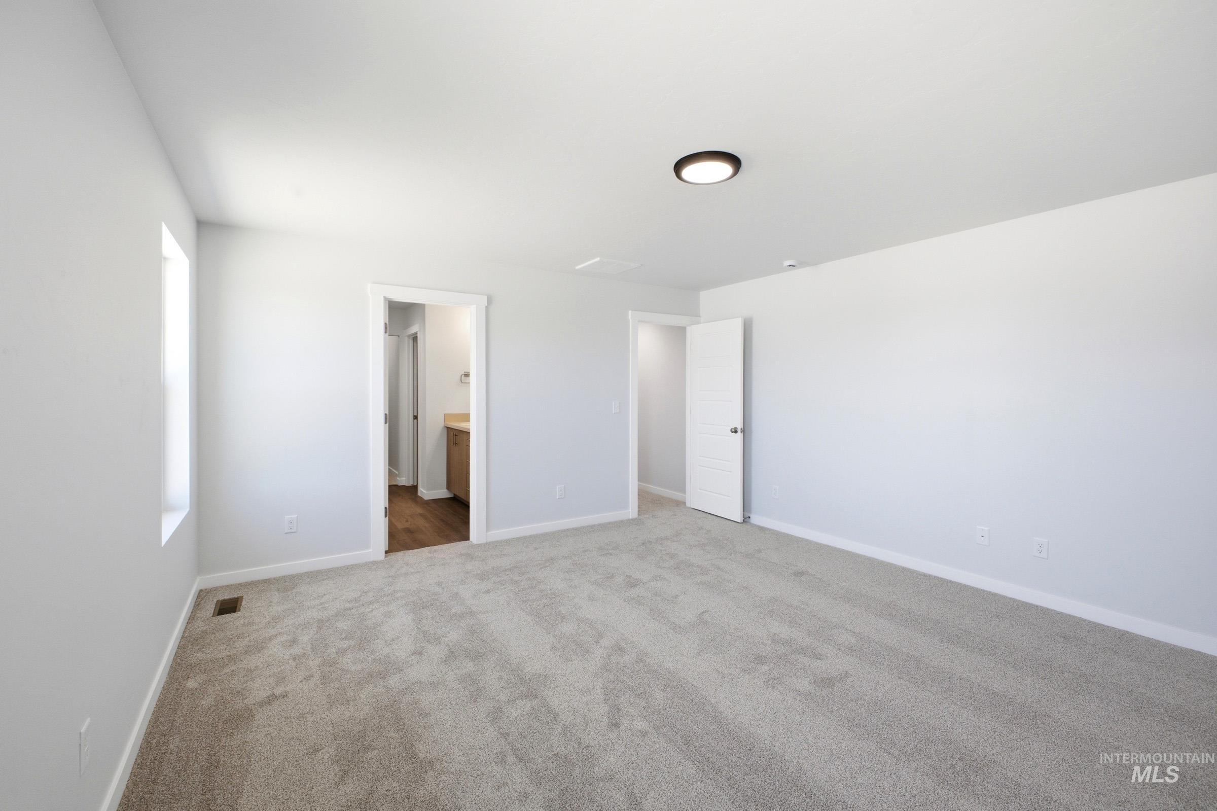 15278 Queensbury Ave Property Photo 19