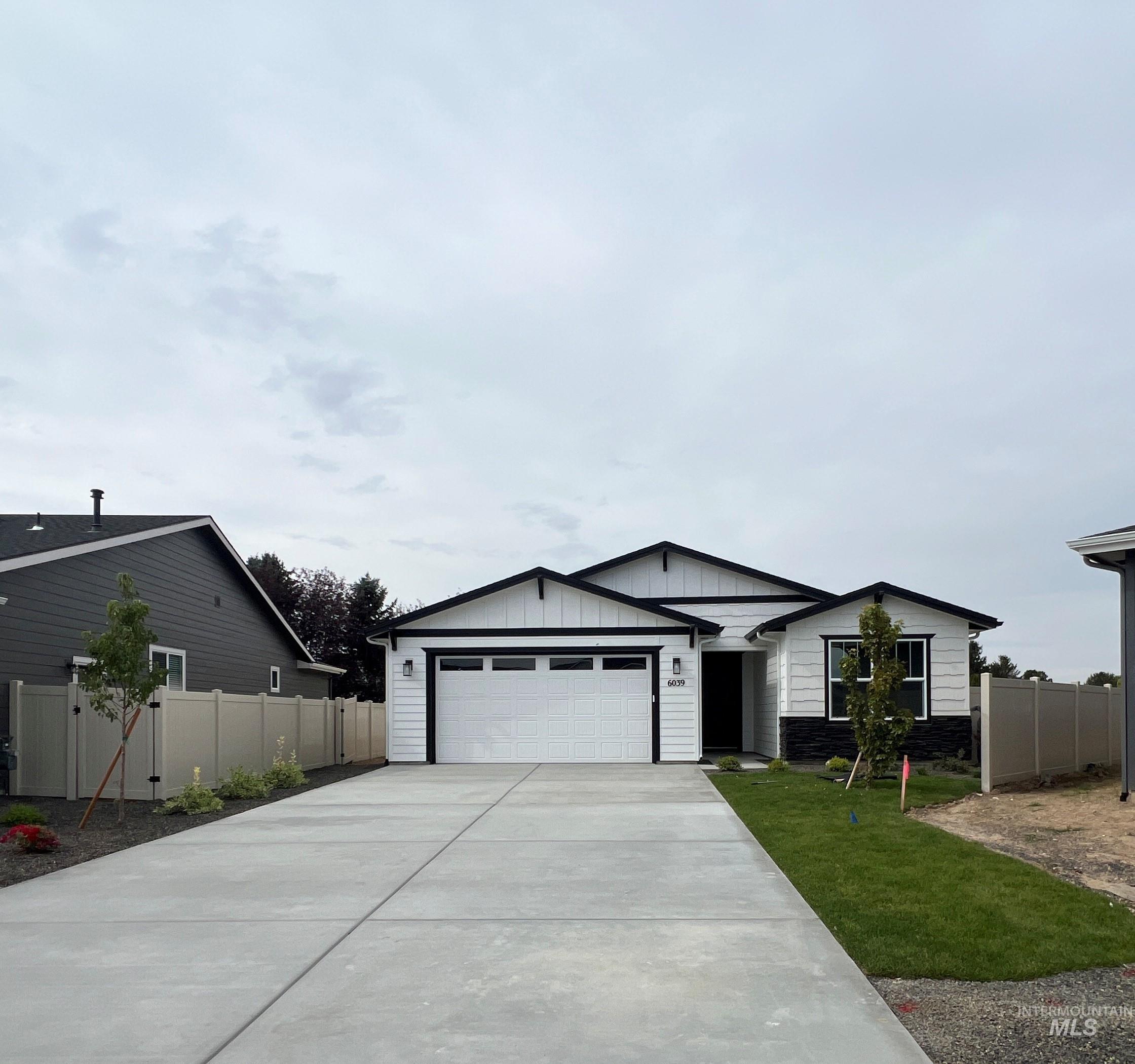 6039 N Backcountry Pl Property Photo 1