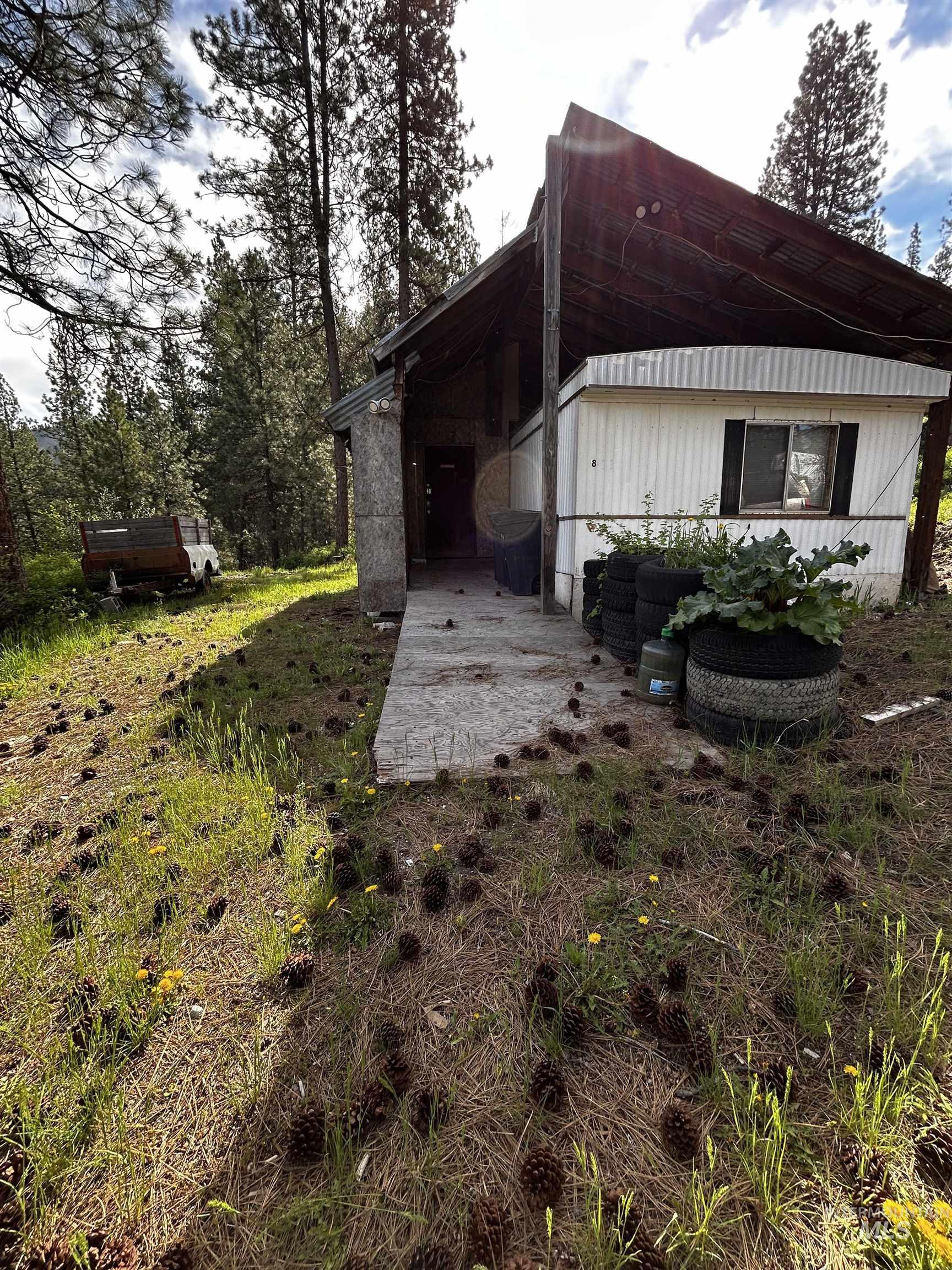 8 Klondike Road Property Photo 1