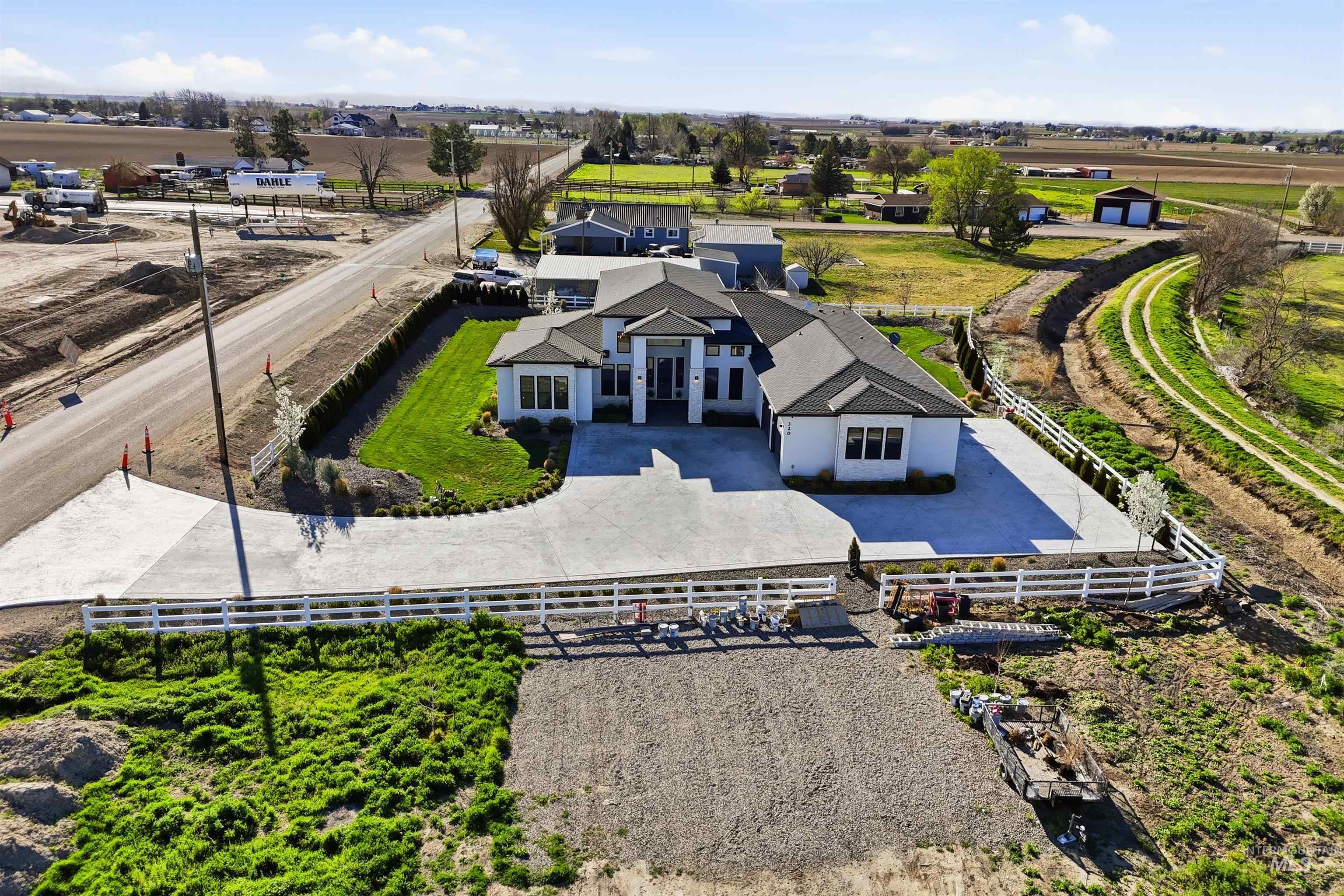 320 W Homedale Property Photo 49