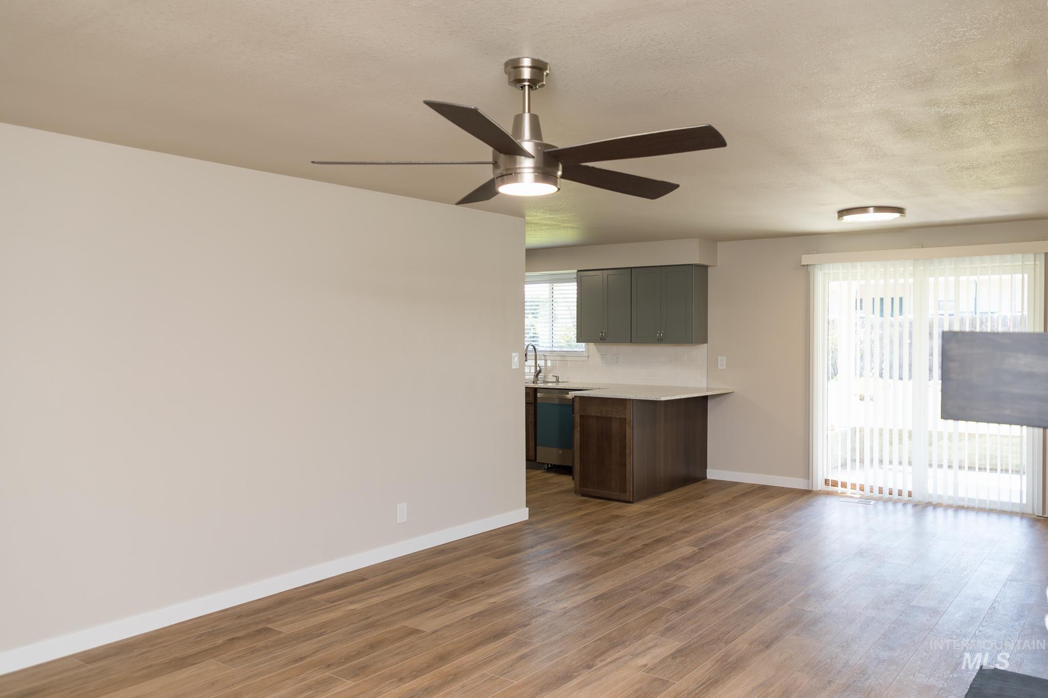 1366 Arata Way Property Photo 4