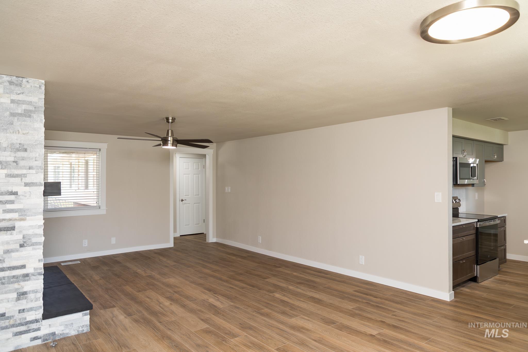 1366 Arata Way Property Photo 5