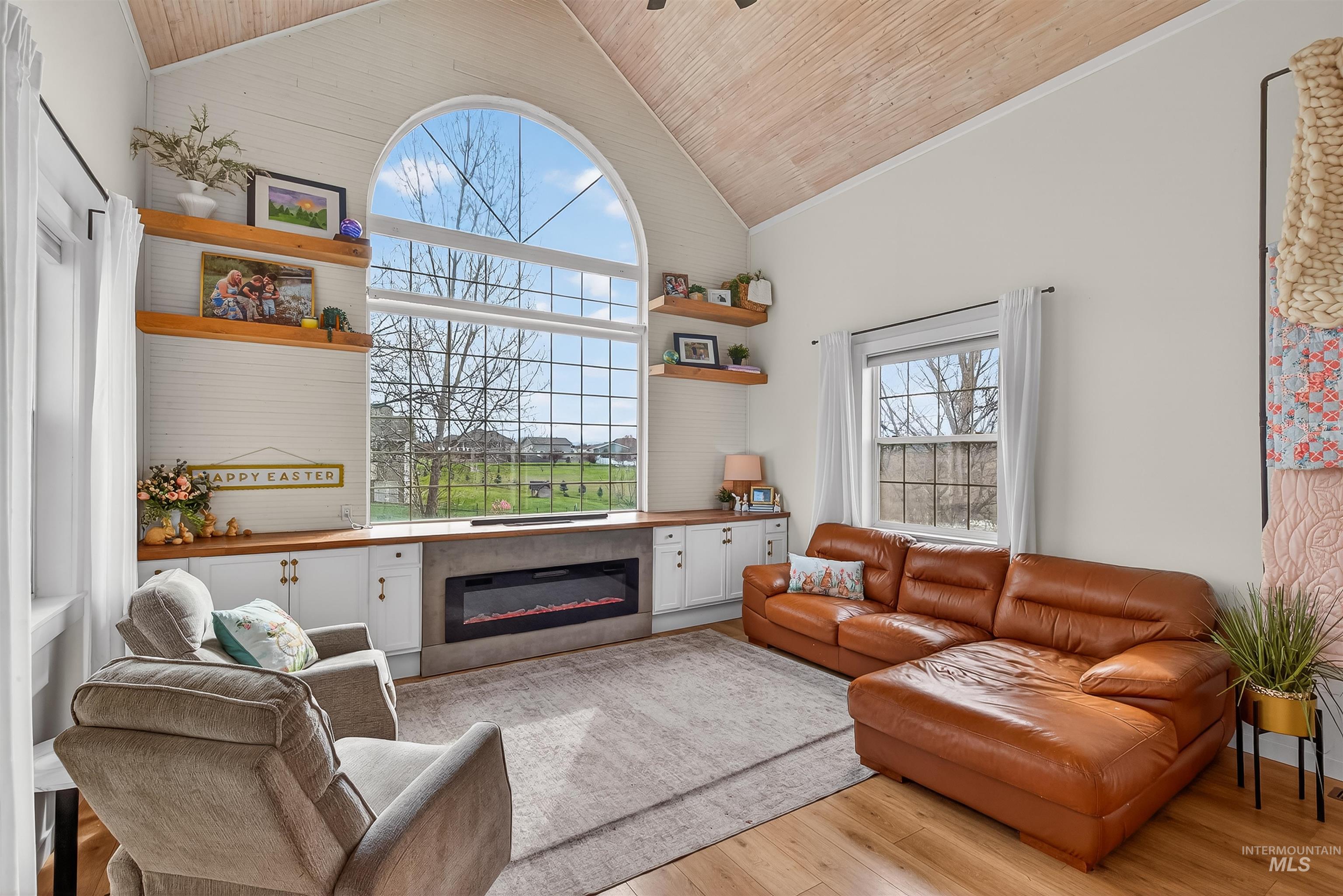 6598 Cougar Ridge Road Property Photo 3
