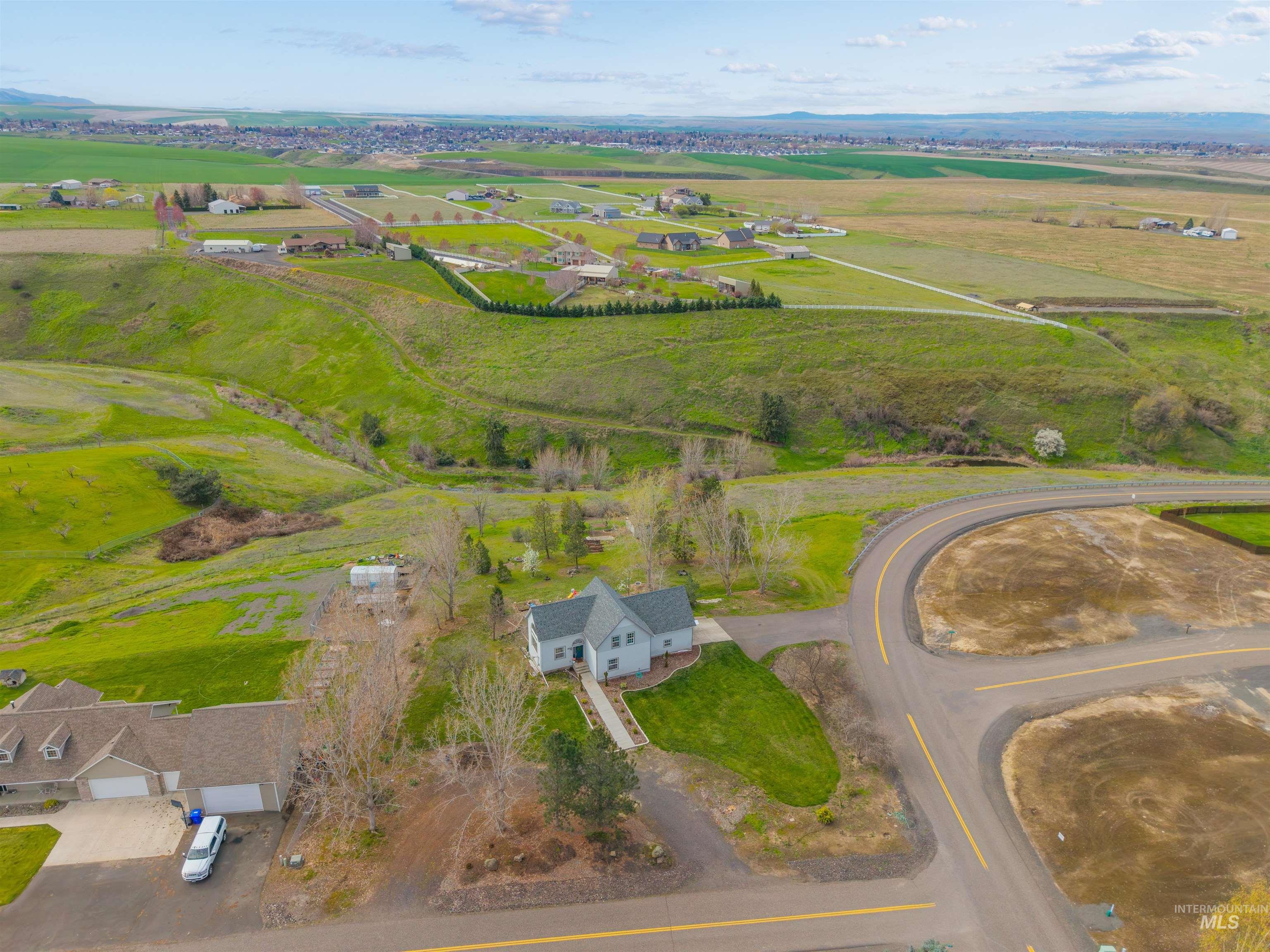 6598 Cougar Ridge Road Property Photo 4