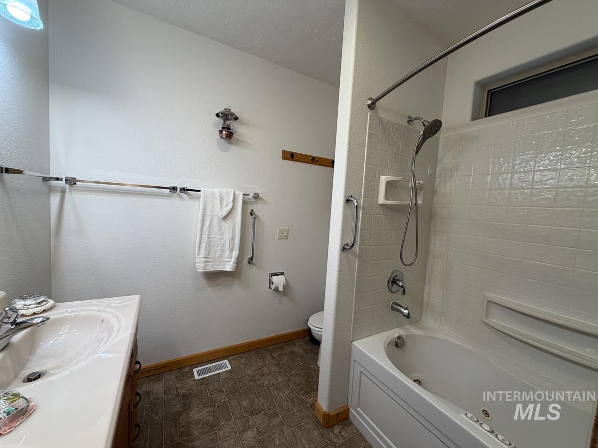 7 Carey Way Property Photo 19