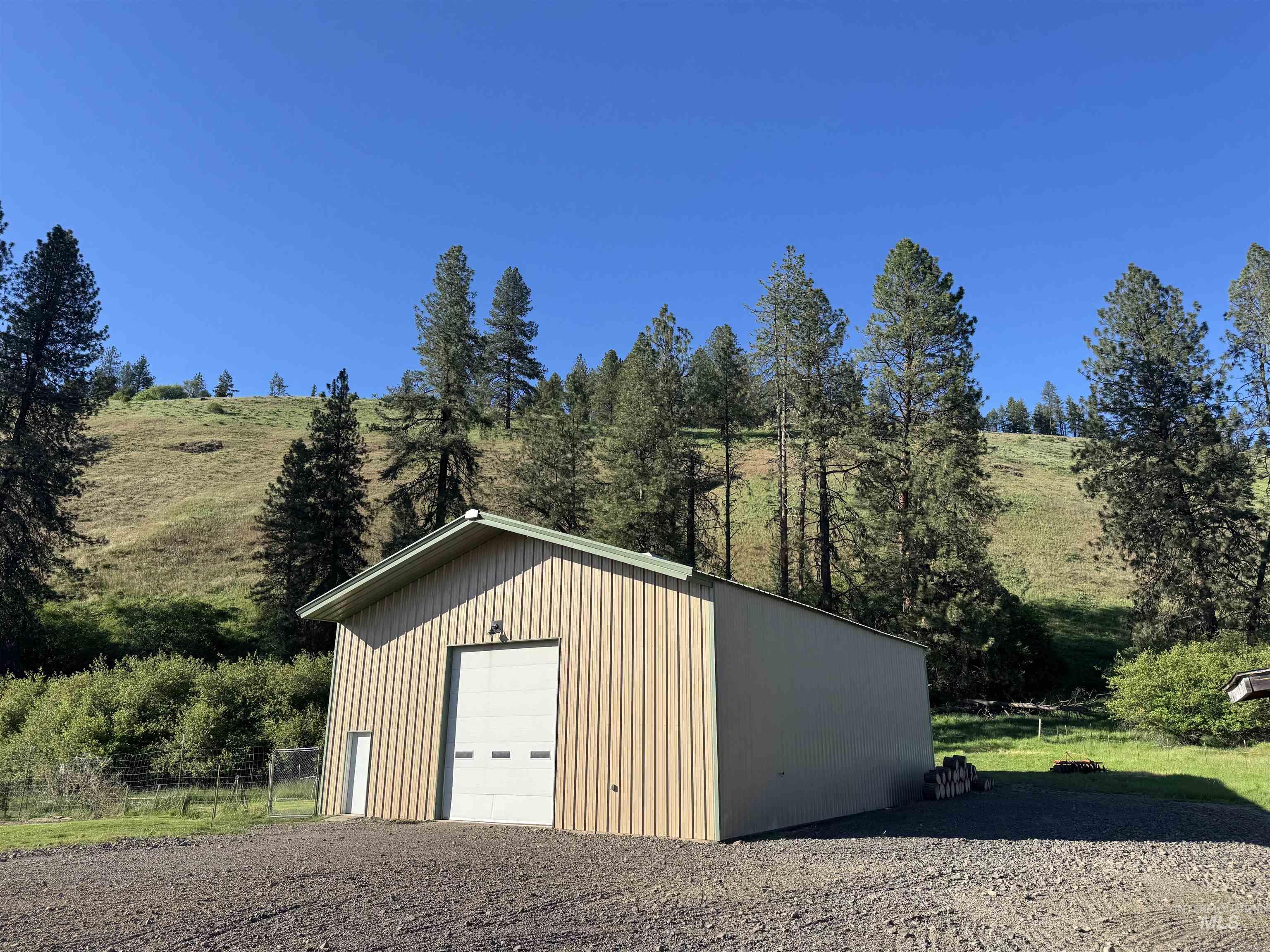 5371 Upper Fords Creek Property Photo 4