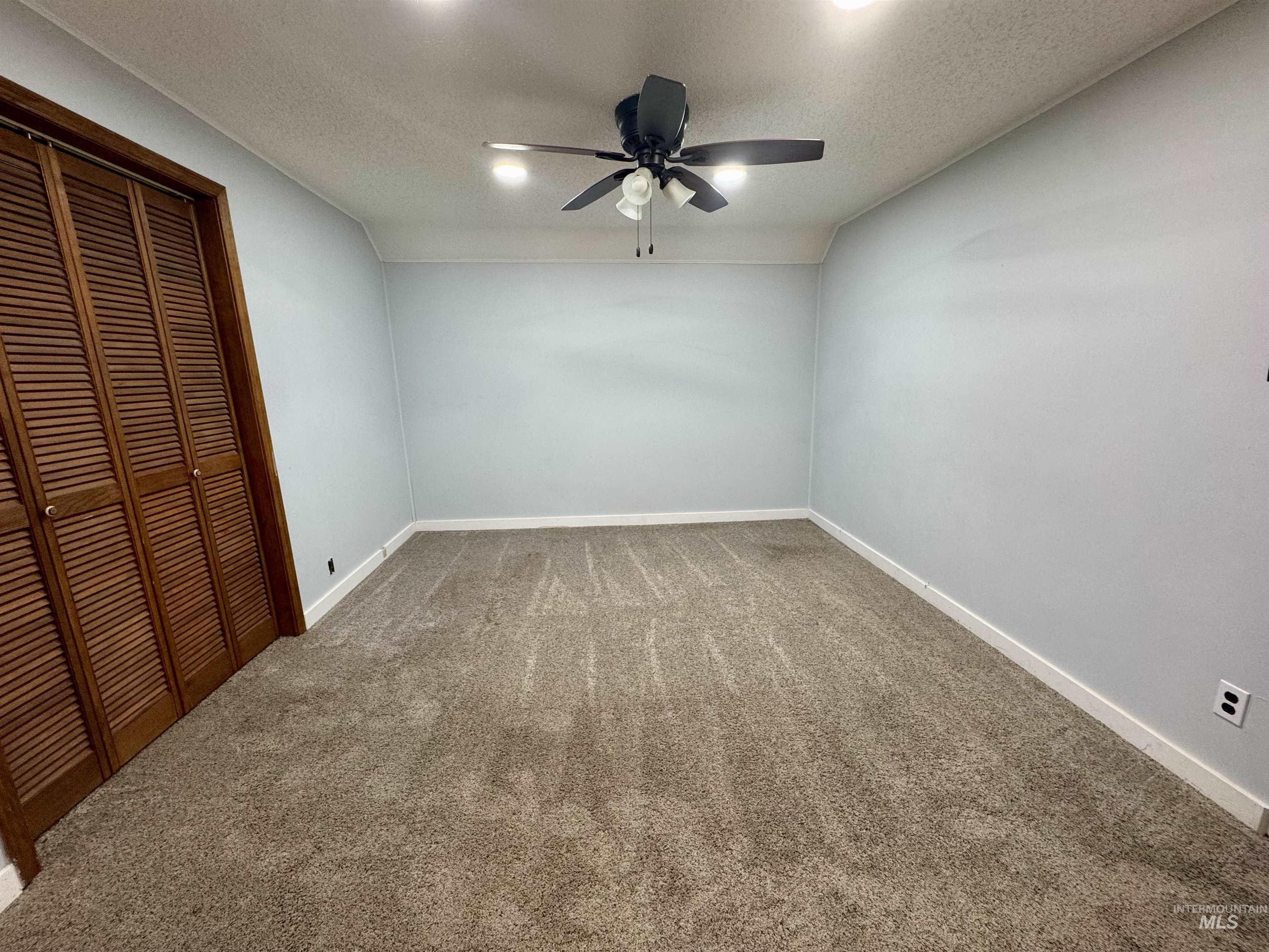 704 Floyd Avenue Property Photo 19