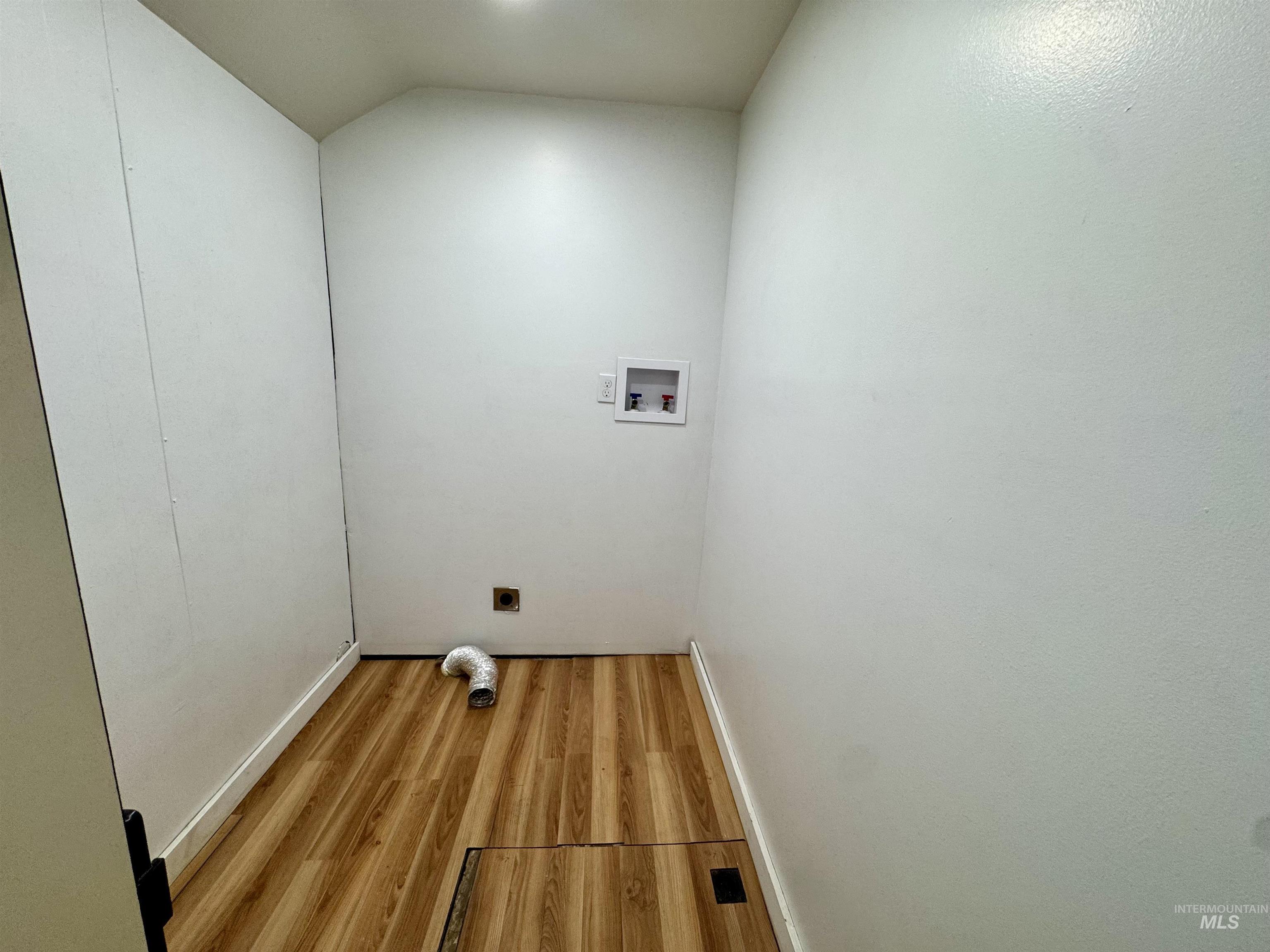 704 Floyd Avenue Property Photo 36