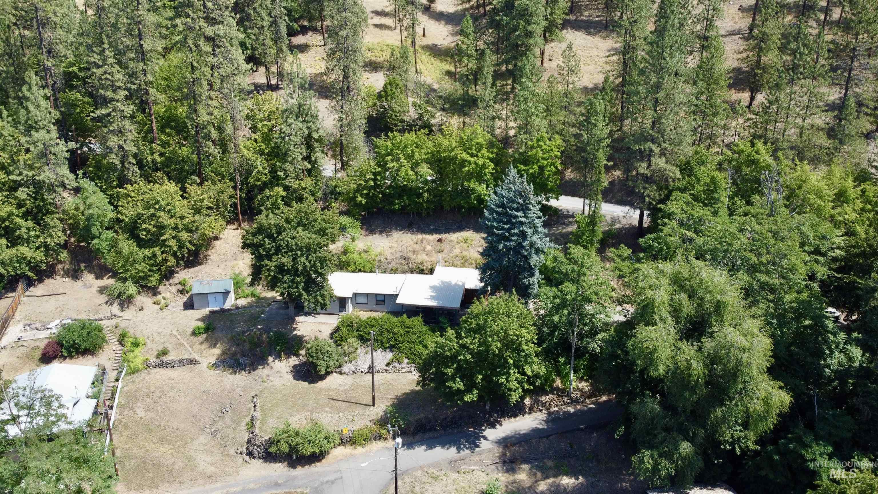 704 Floyd Avenue Property Photo 40