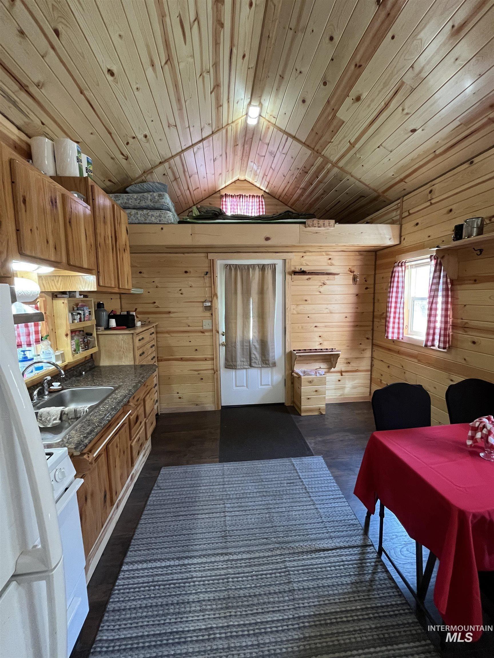 478 Deer Gulch Rd Property Photo 37