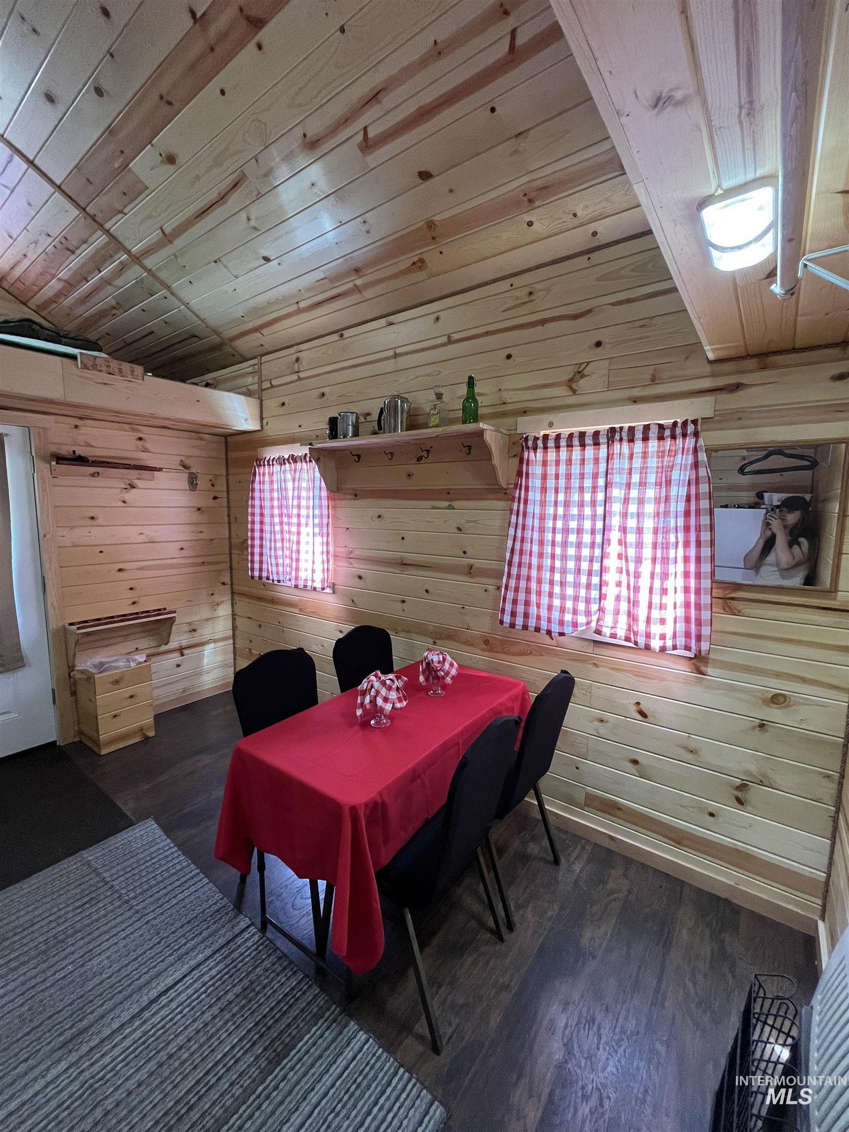 478 Deer Gulch Rd Property Photo 39