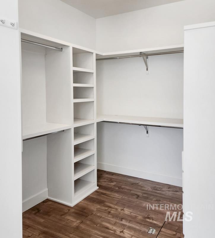 319 Sunderland St Property Photo 26